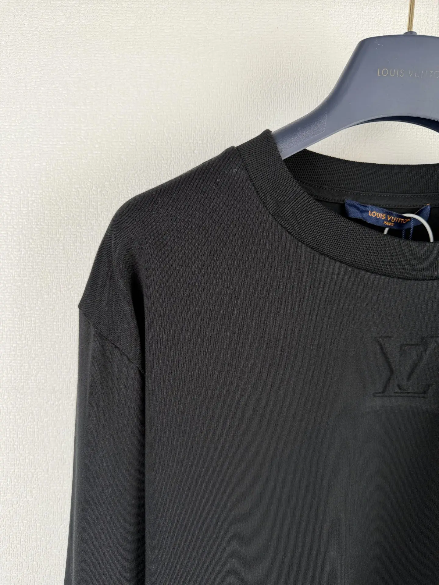 Embossed Logo Long-Sleeve T-Shirt D18523627 — view 7