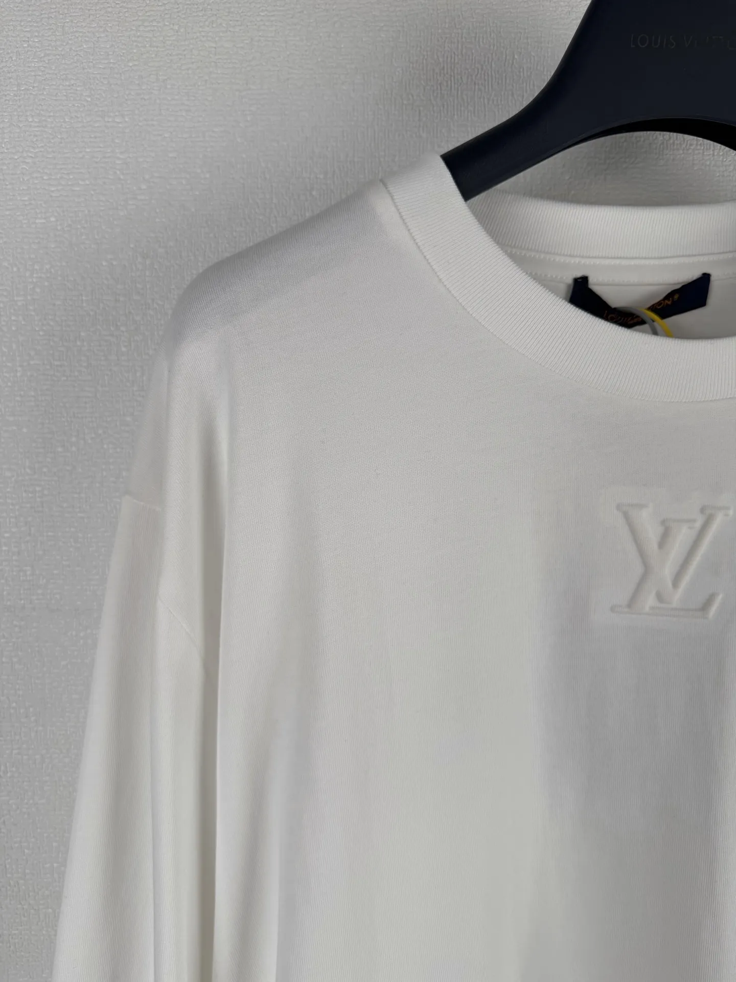 Embossed Logo Long-Sleeve T-Shirt D18523628 — view 7
