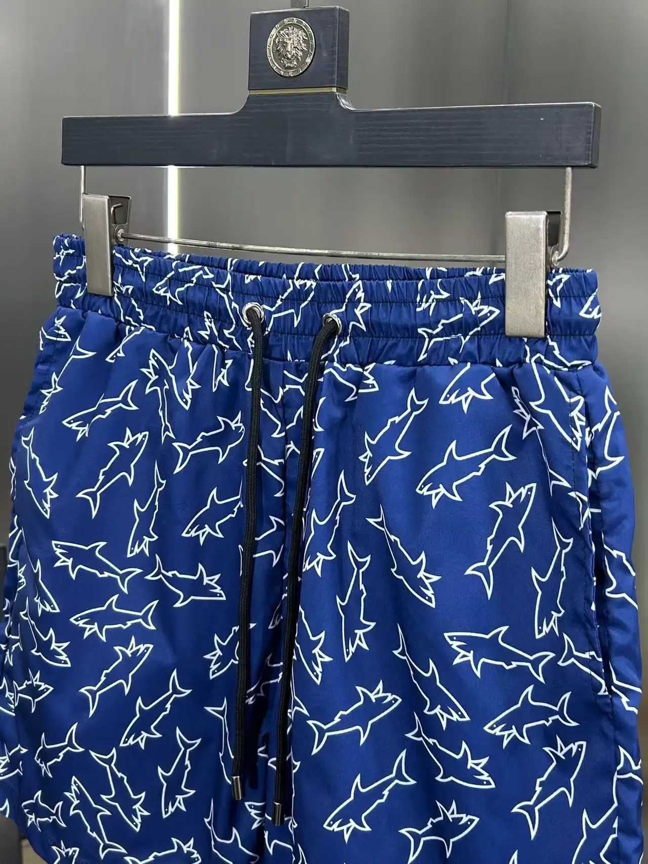 Shorts Logo D18511976 — view 3