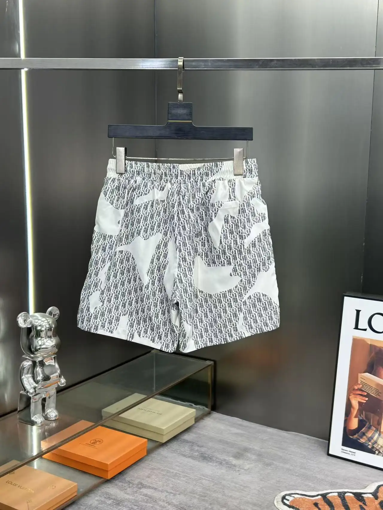 Oblique Monogram Quick-Dry Shorts D18511969 — view 2