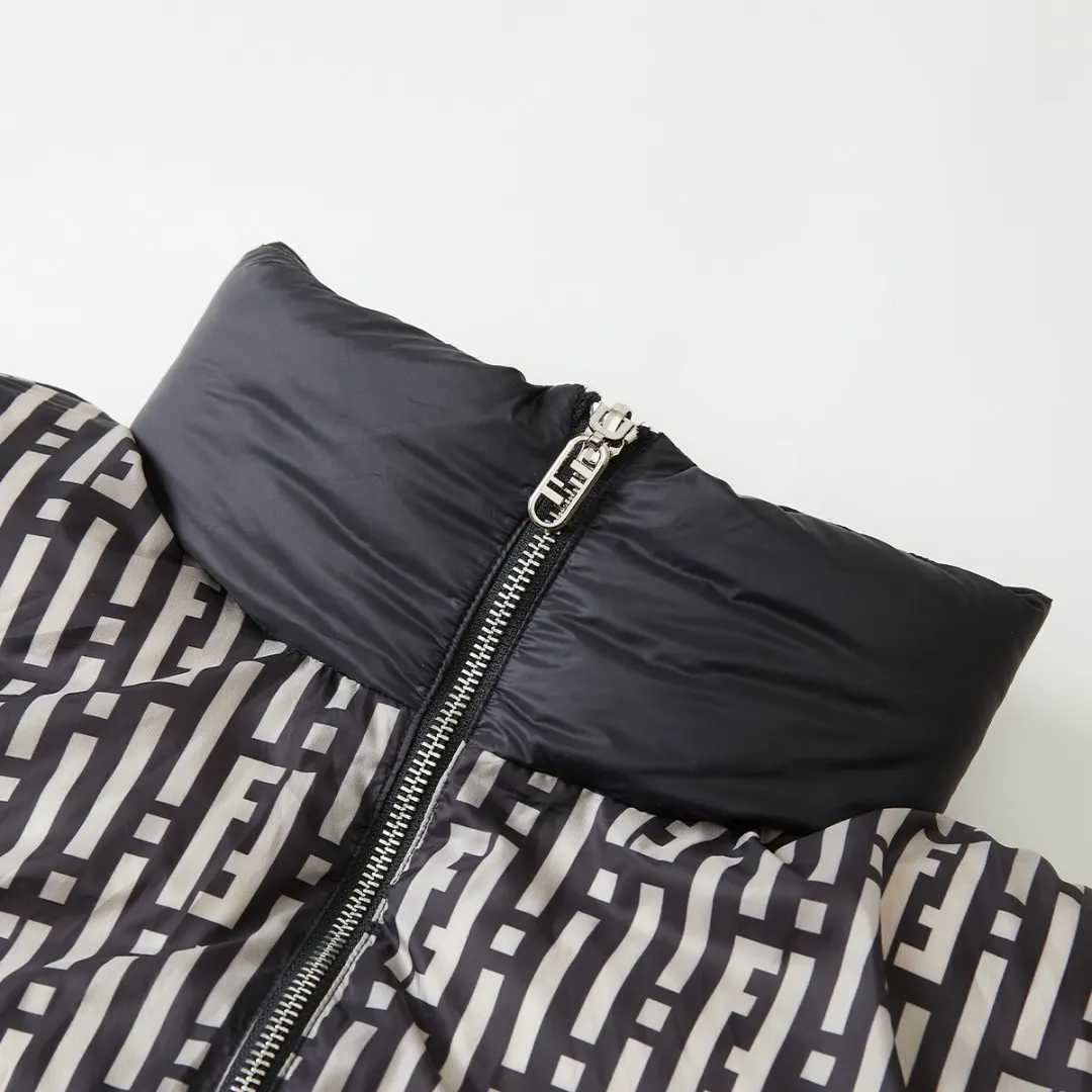 Reversible FF Stripes Down-Filled Gilet D19020355 — view 3