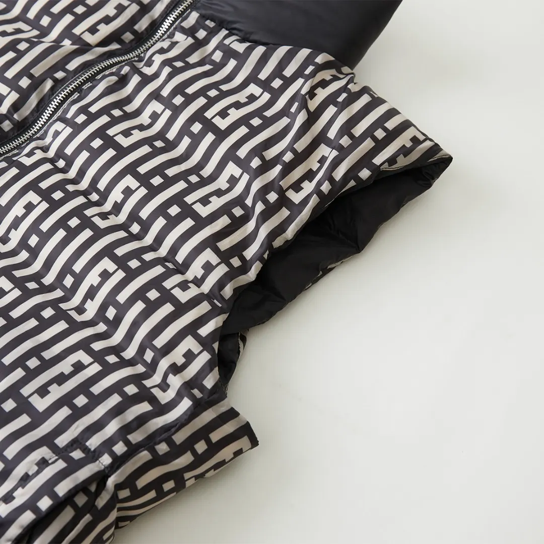 Reversible FF Stripes Down-Filled Gilet D19020355 — view 6
