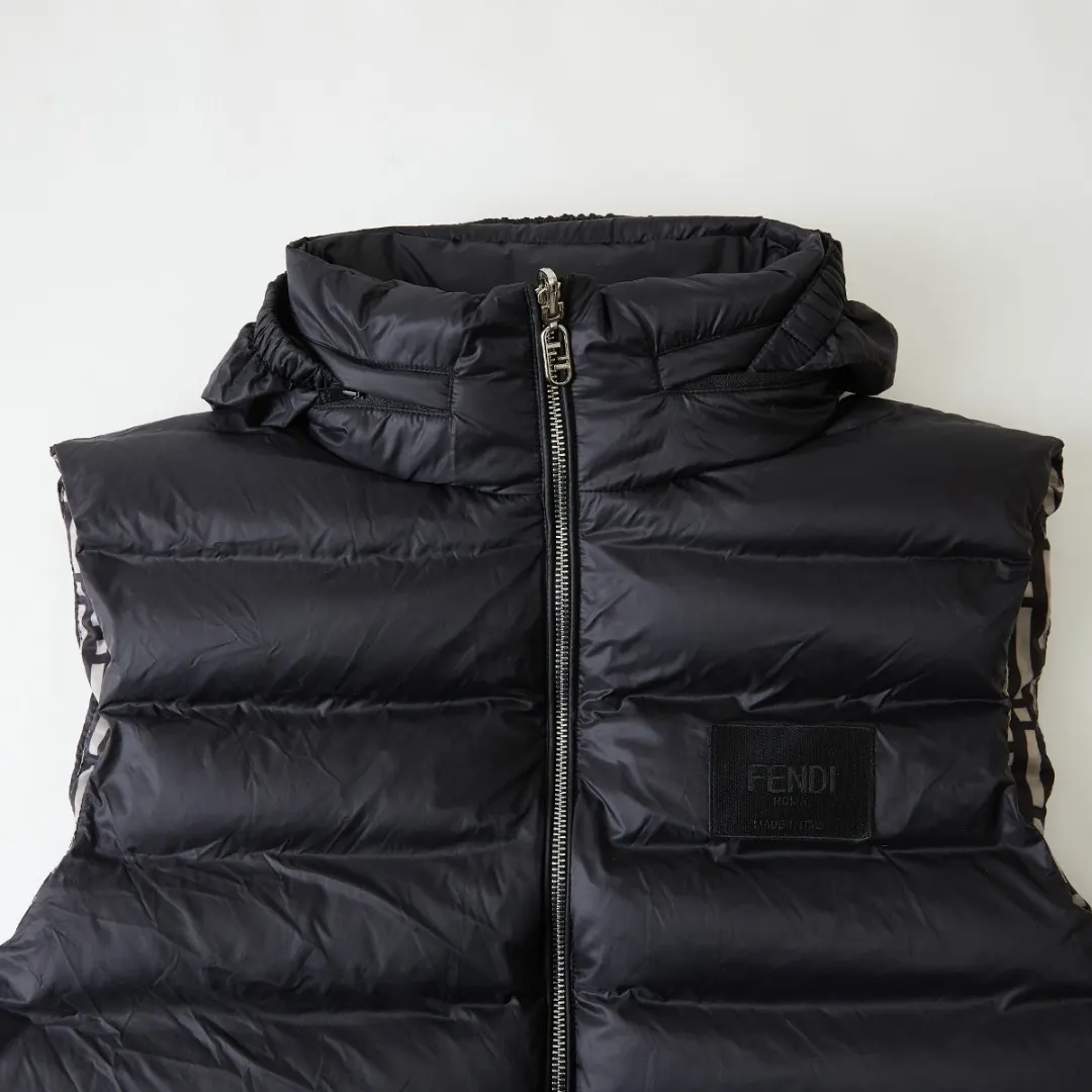 Reversible FF Stripes Down-Filled Gilet D19020354 — view 5