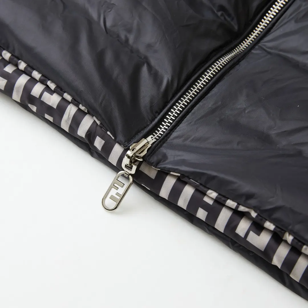 Reversible FF Stripes Down-Filled Gilet D19020354 — view 9