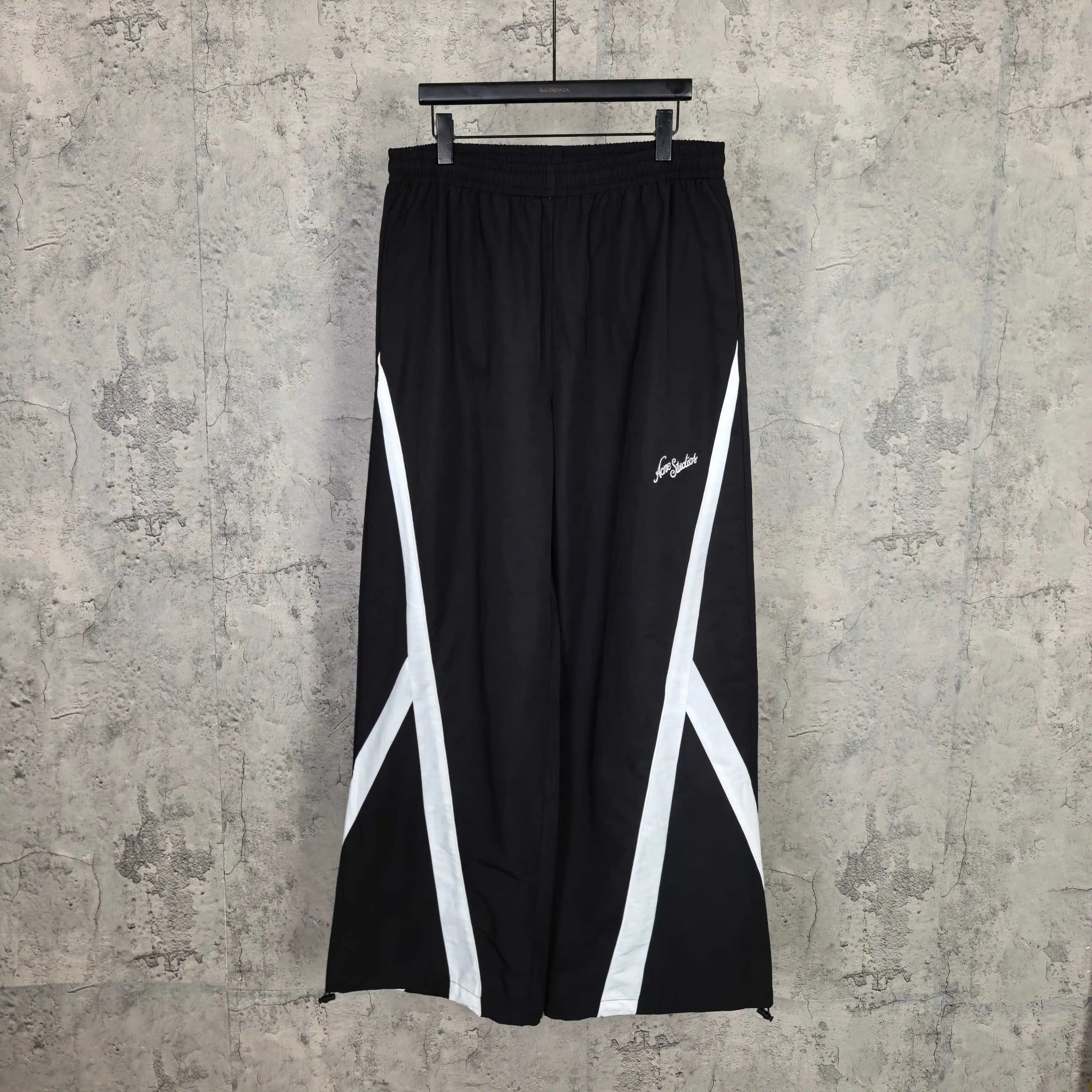 Contrast-Panel Technical Wide-Leg Trousers D19023221