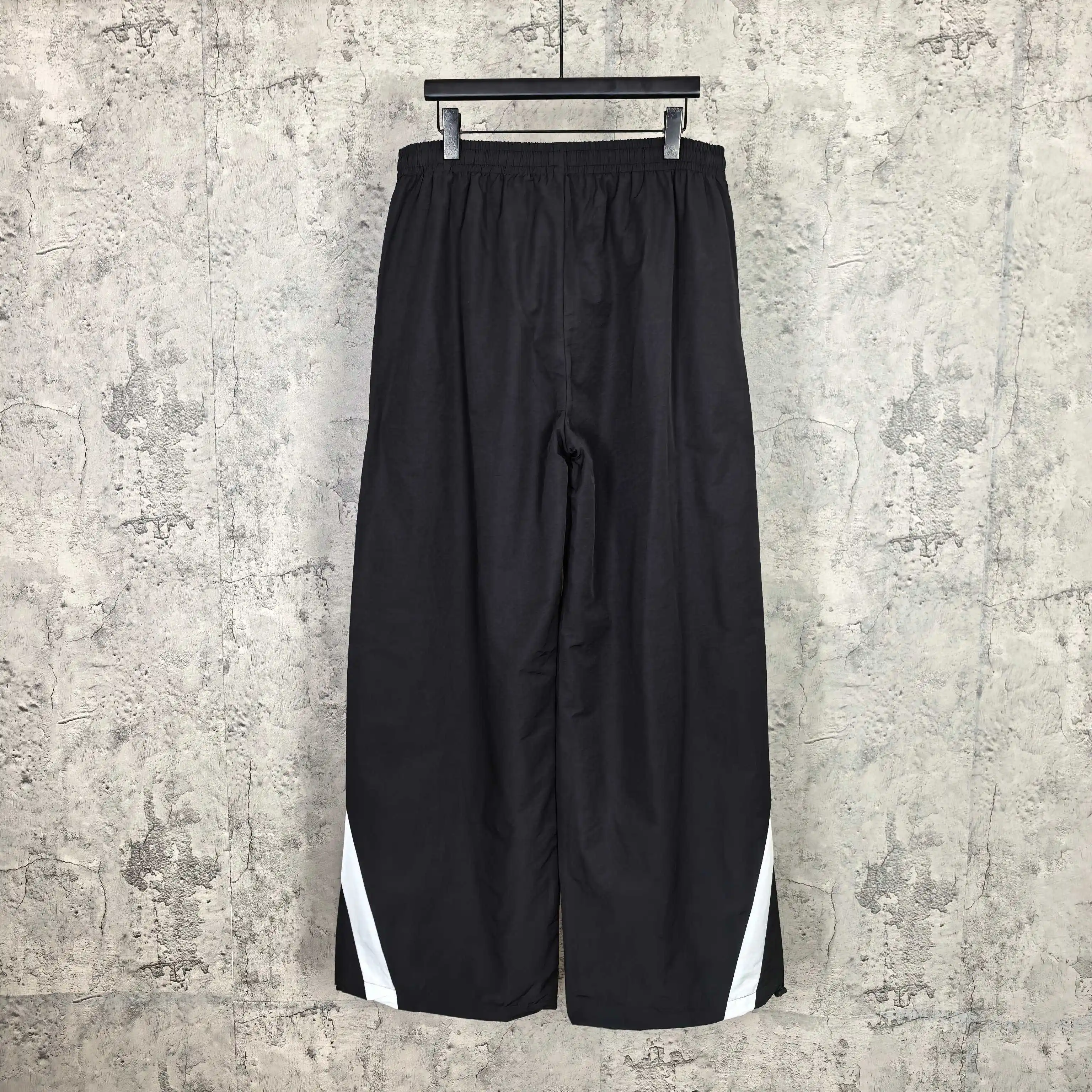 Contrast-Panel Technical Wide-Leg Trousers D19023221 — view 2