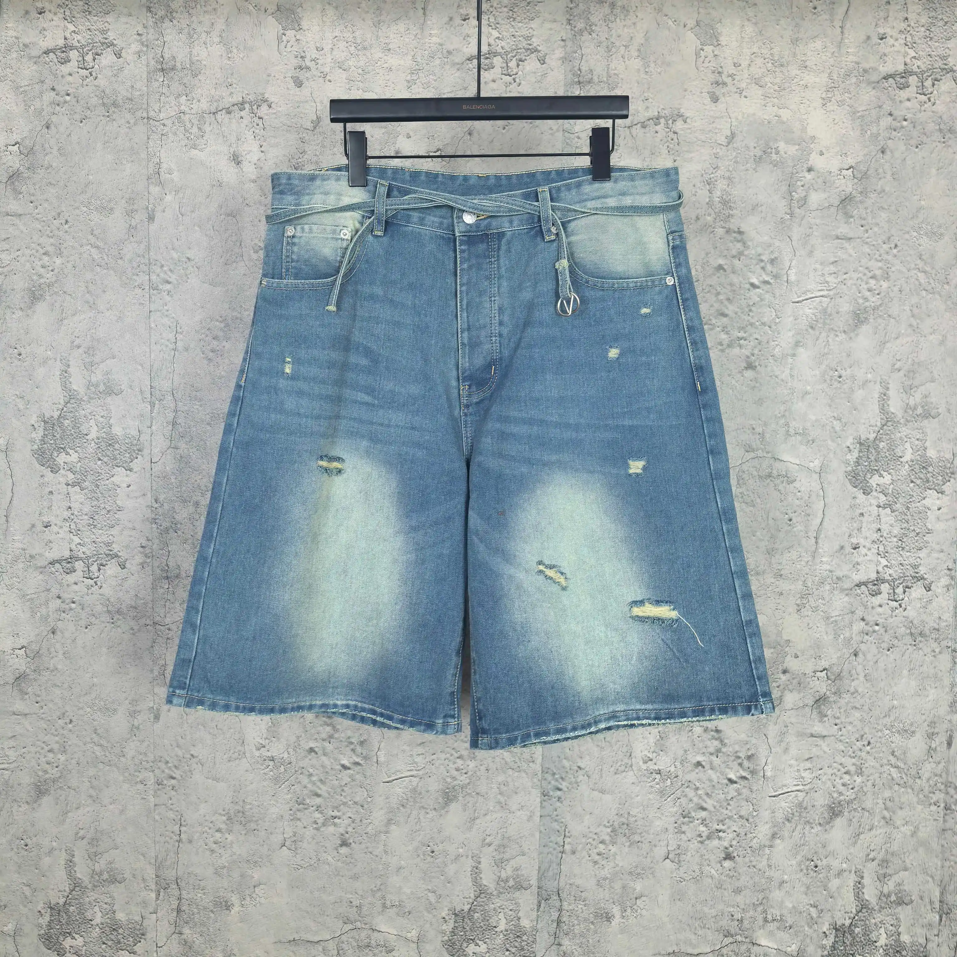 Distressed Trompe L'oeil Print Denim Shorts D19023242