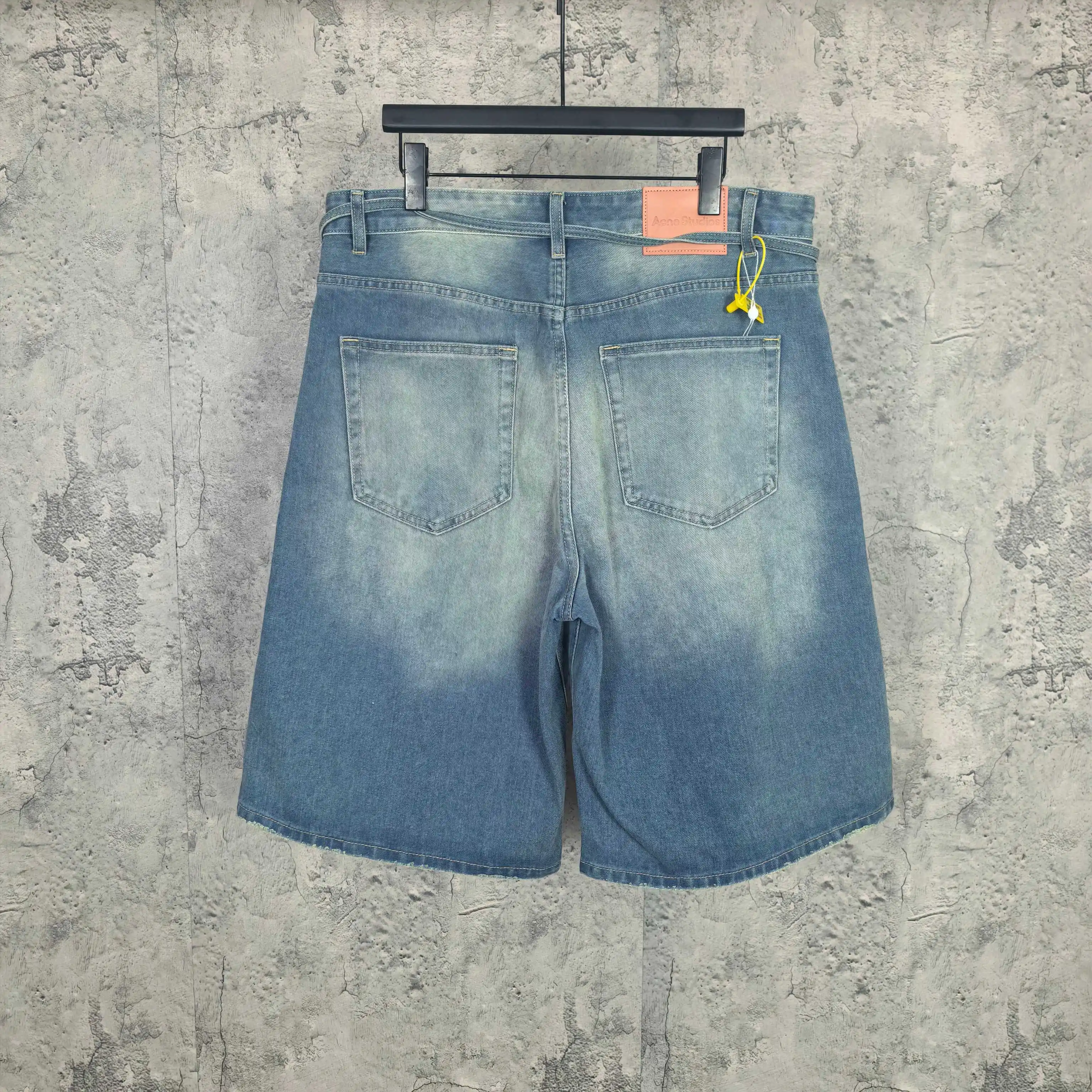 Distressed Trompe L'oeil Print Denim Shorts D19023242 — view 2