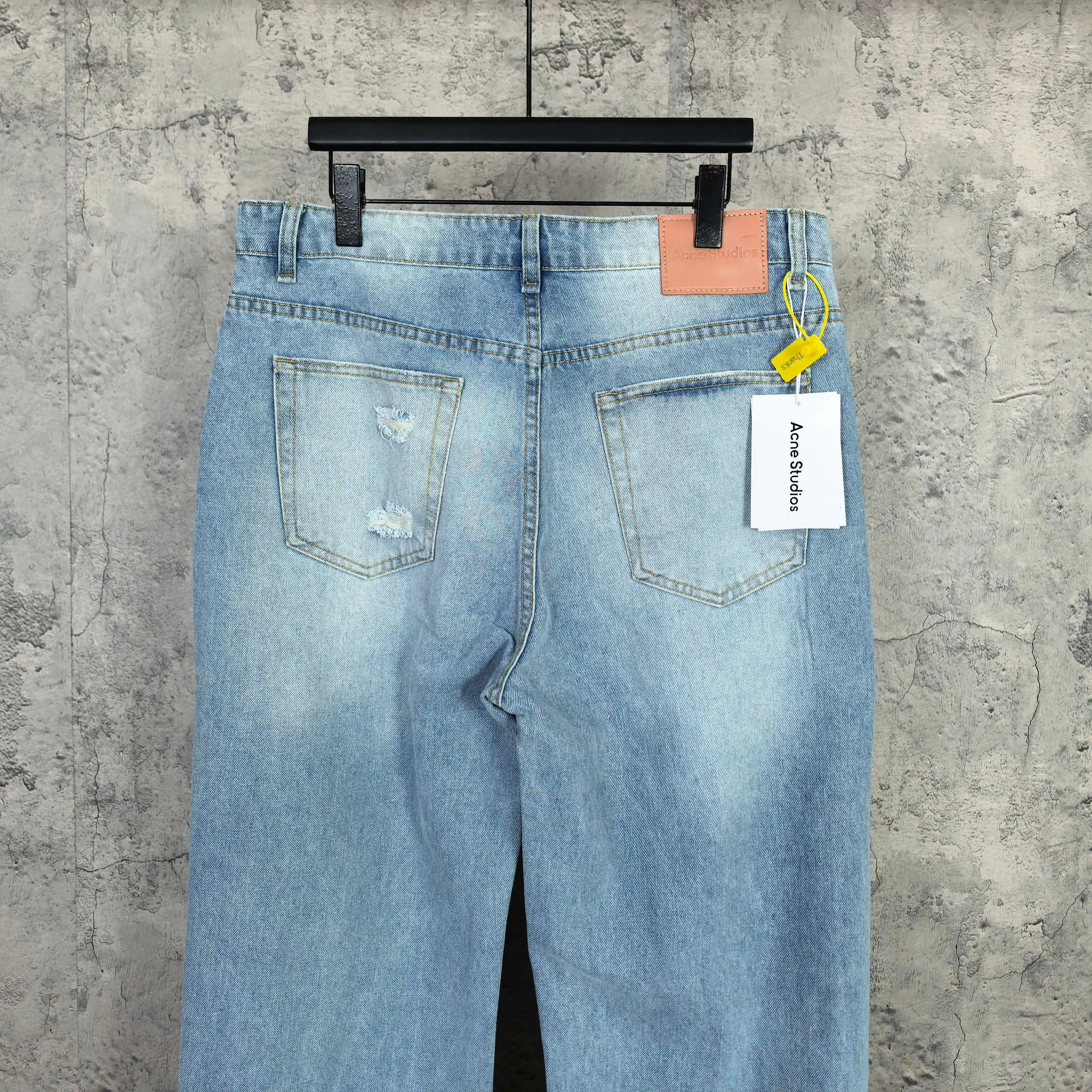 Distressed Straight-Leg Jeans D19023283 — view 6