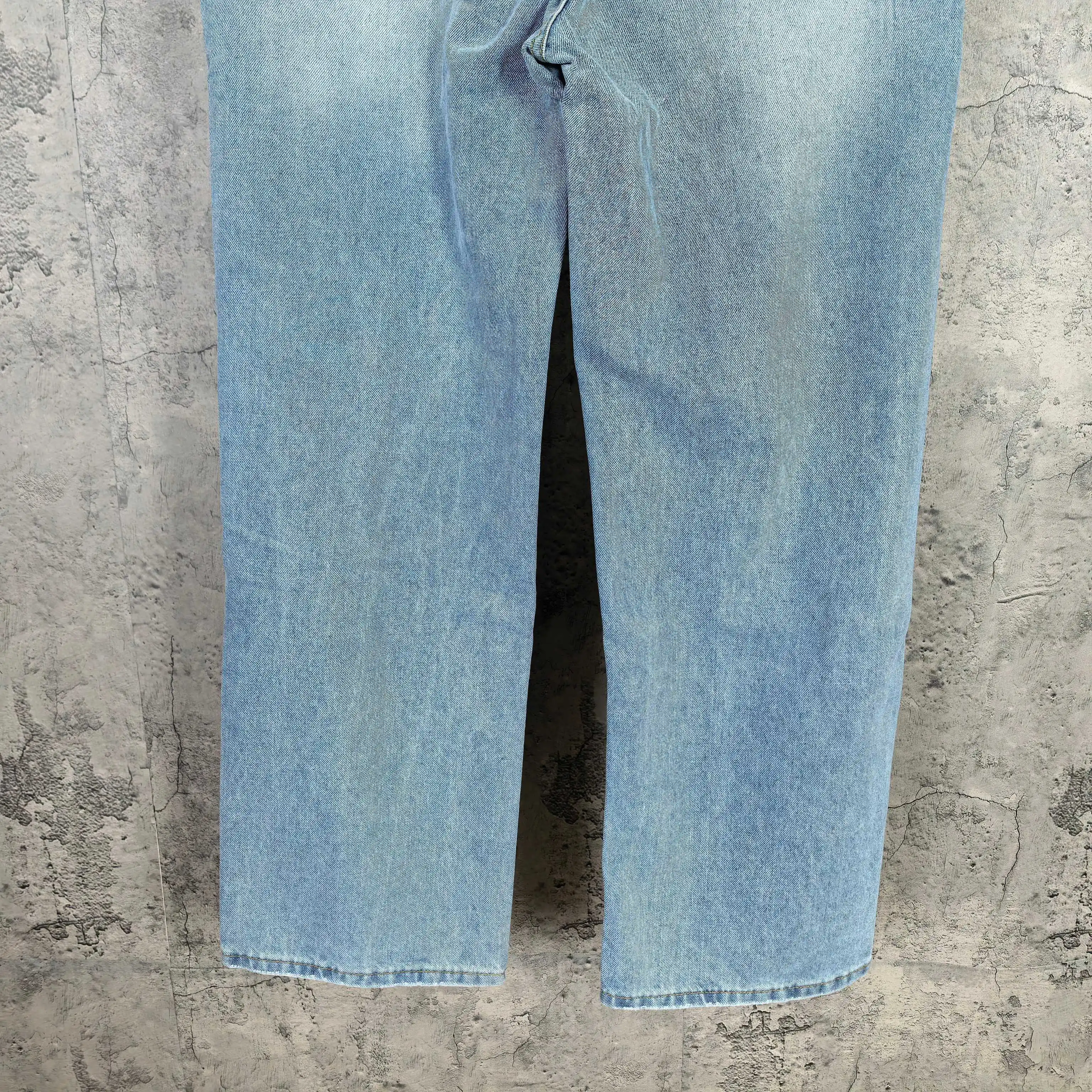 Distressed Straight-Leg Jeans D19023283 — view 11