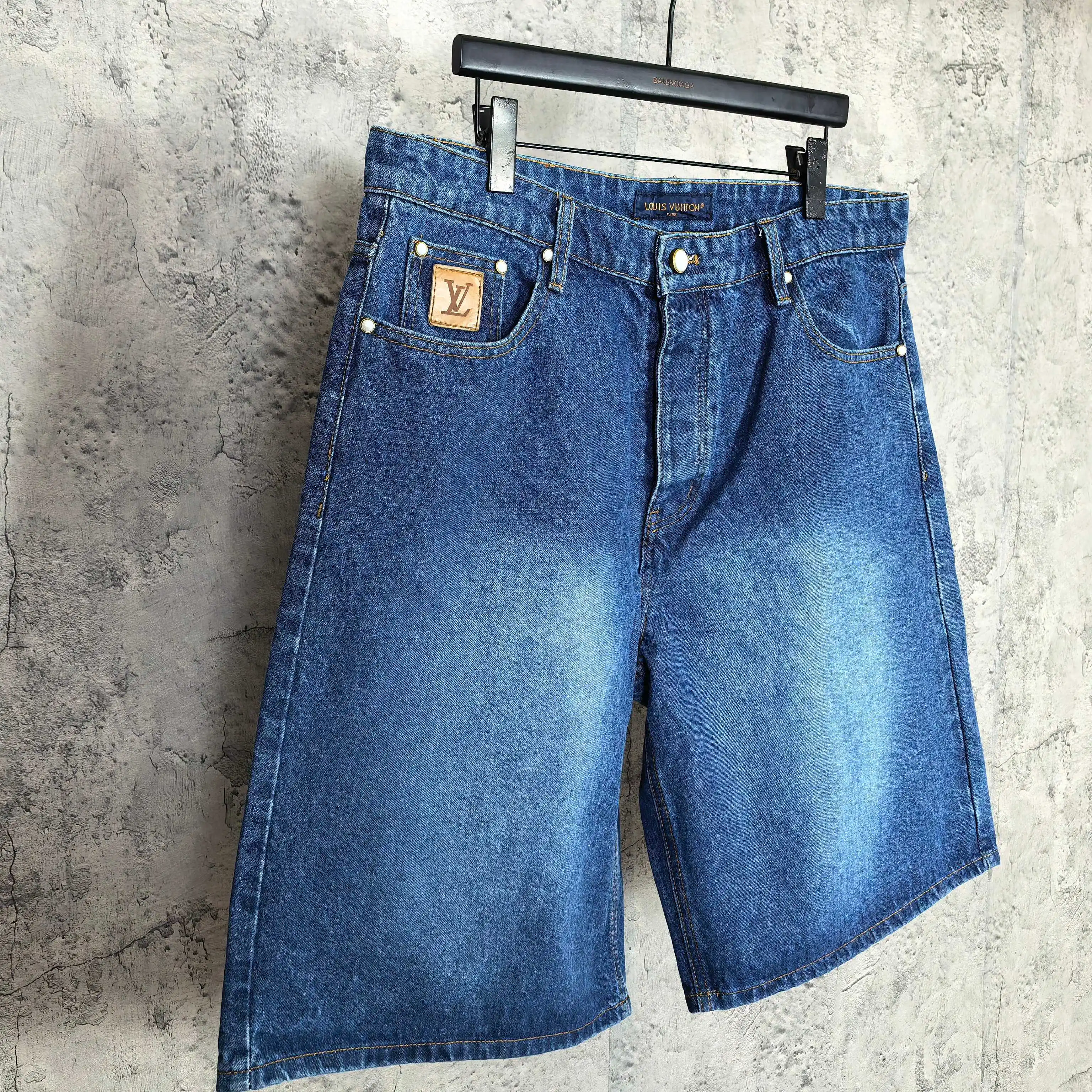 Washed Denim Shorts with Pearl Button D19023209 — view 7