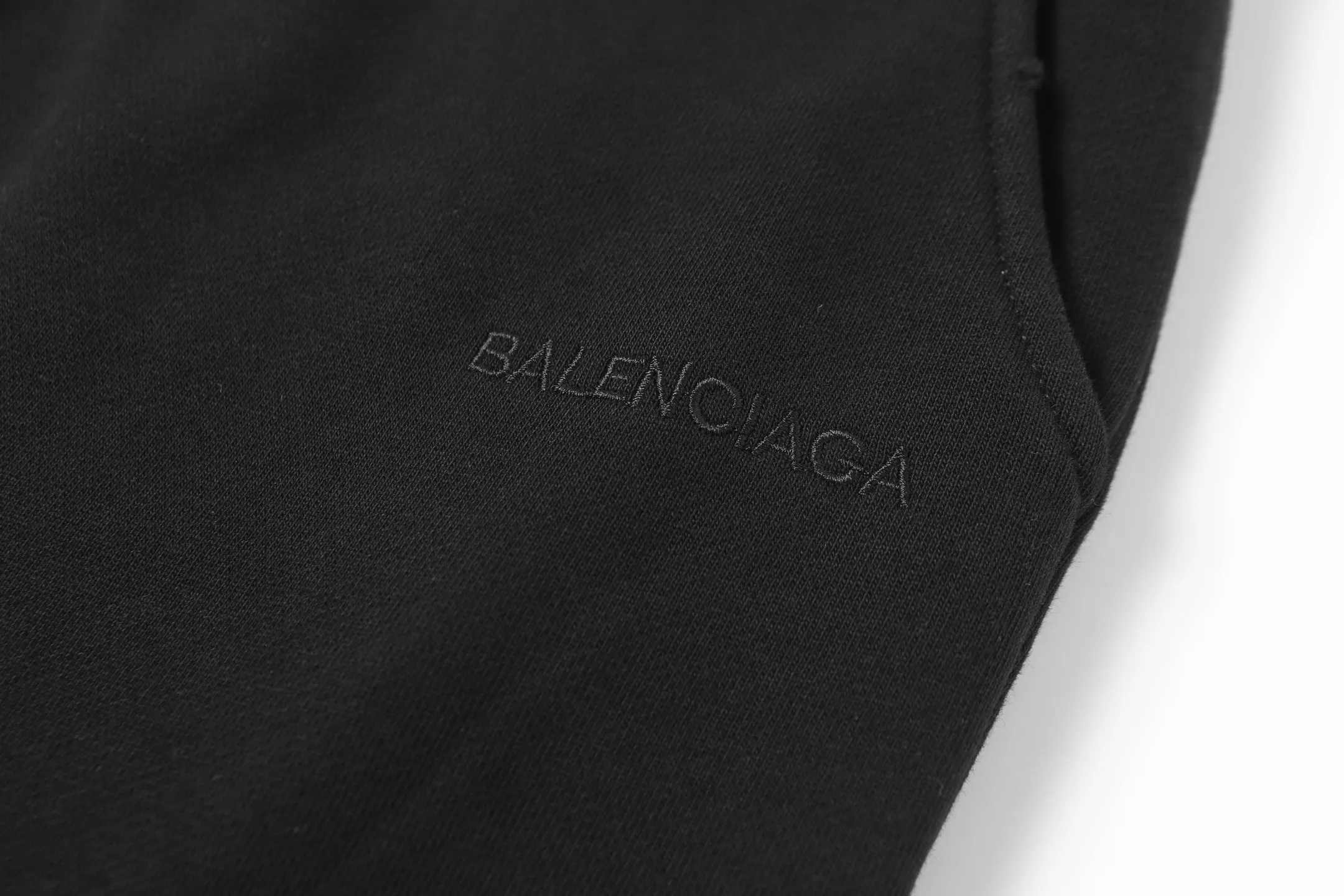 Logo-Embroidered Distressed Cotton Shorts D19012804 — view 4