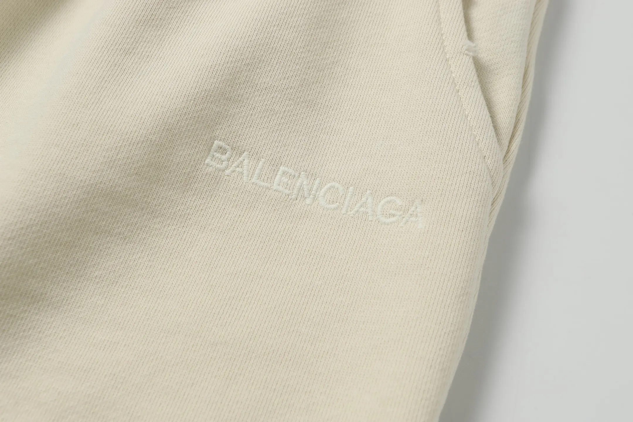 Logo-Embroidered Distressed Cotton Shorts D19012803 — view 4