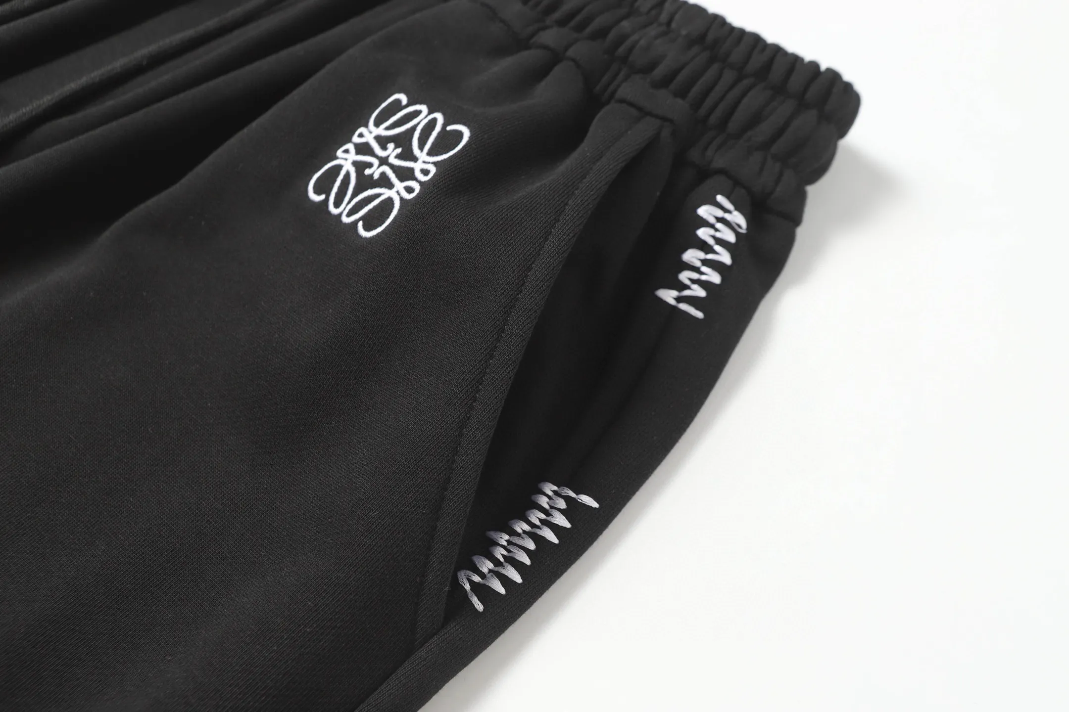 Logo-Embroidered Drawstring Cotton Shorts D19012802 — view 6