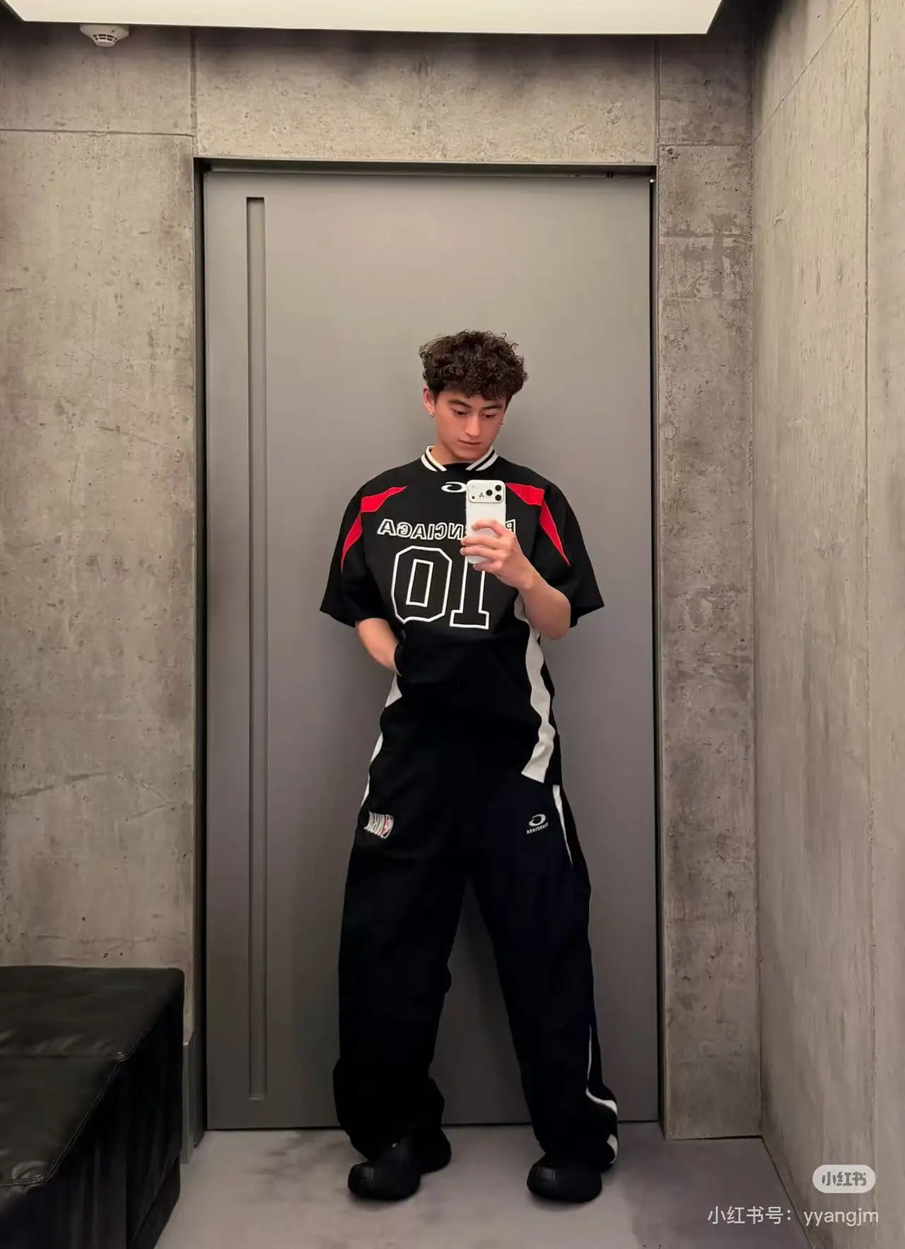 Oversized Embroidered Jersey T-Shirt D19018729 — view 9