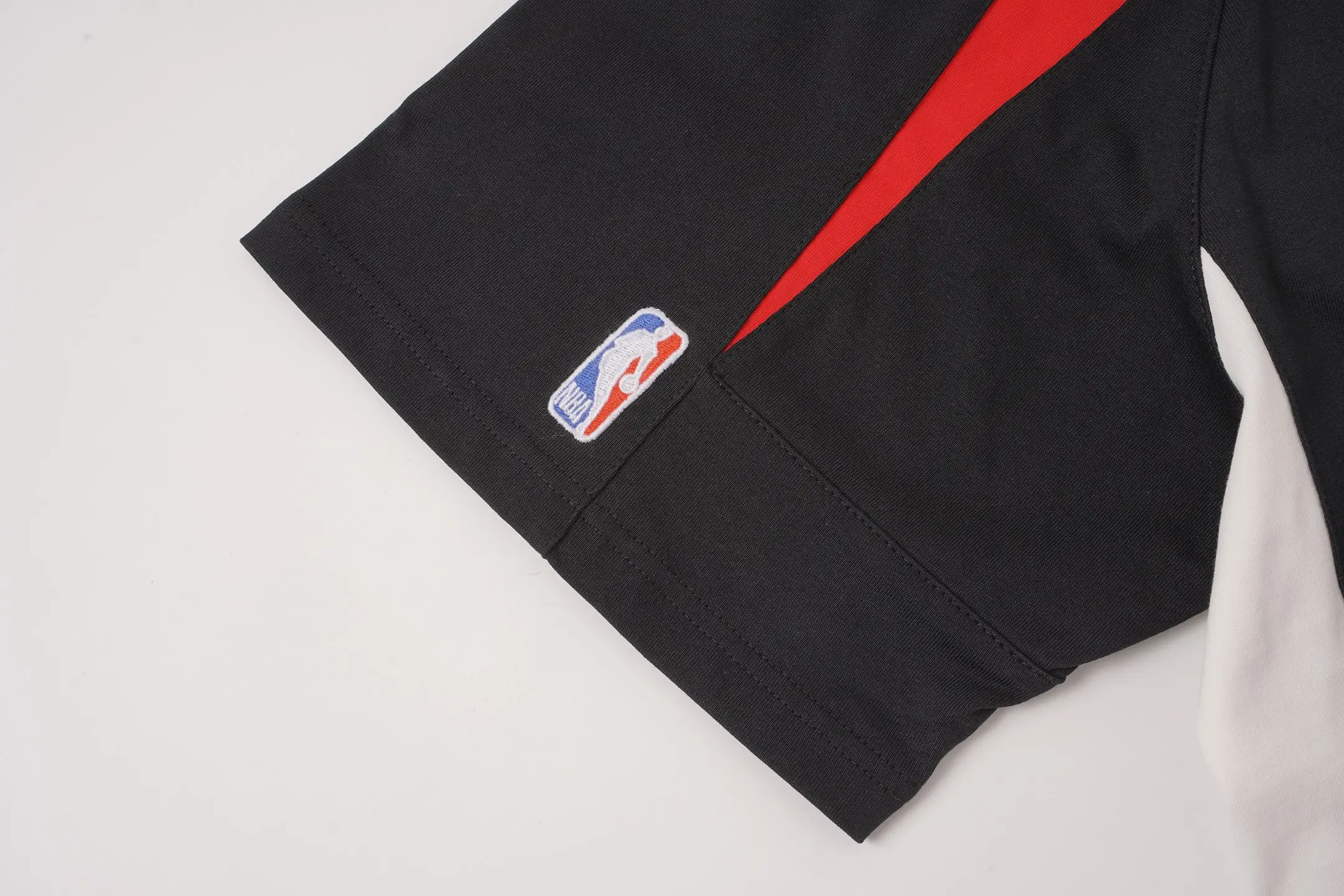 NBA Logo Embroidered Paneled Jersey T-Shirt D19018733 — view 7