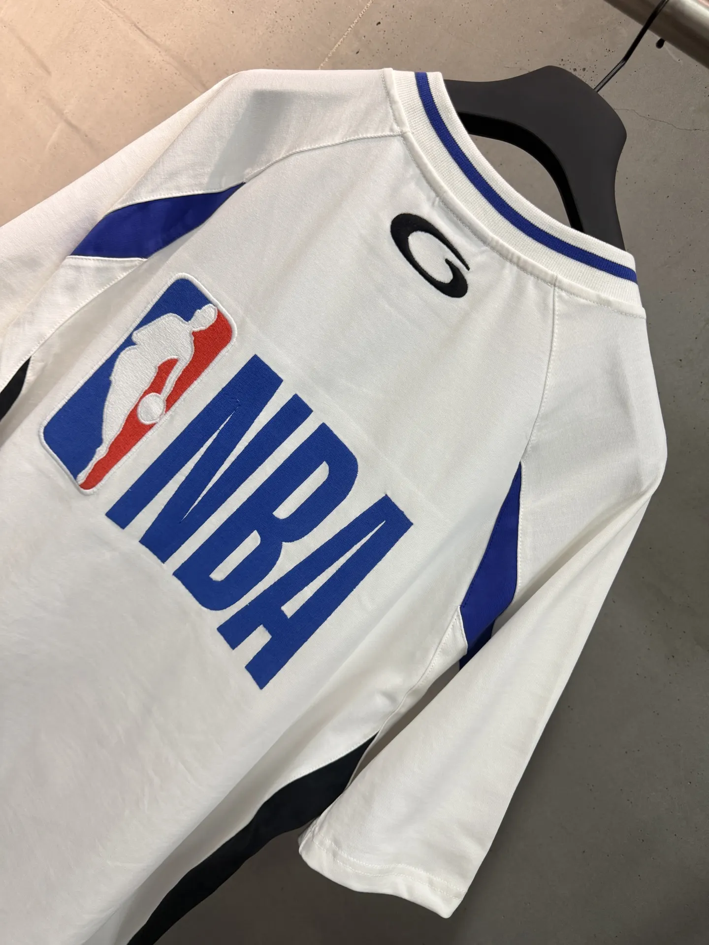 NBA Logo Embroidered Panelled T-Shirt D19018732 — view 7