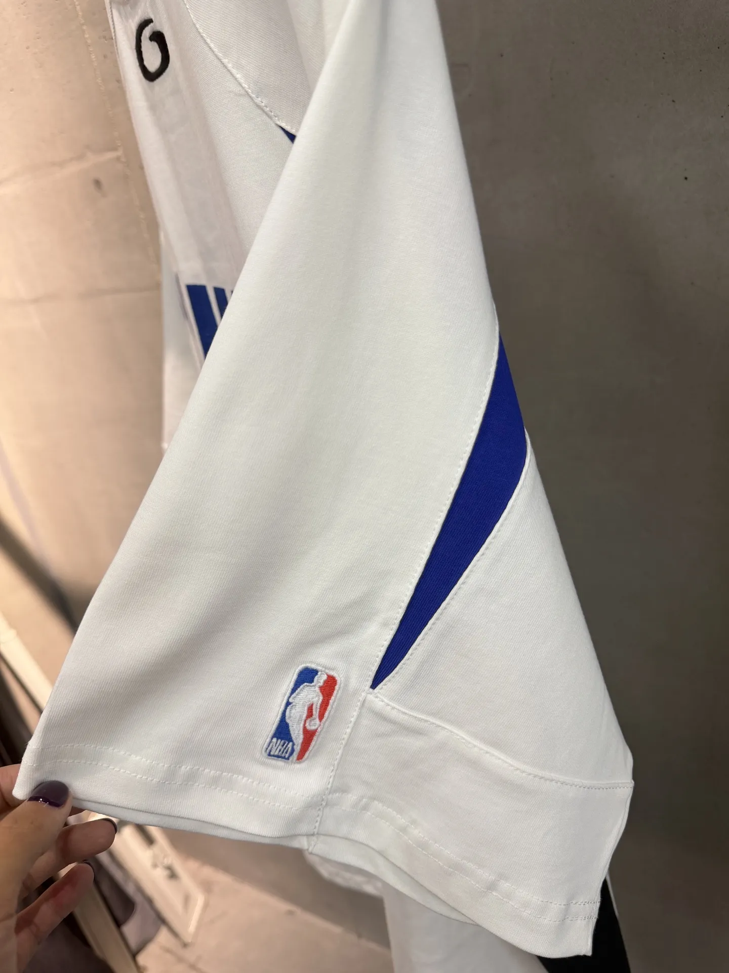 NBA Logo Embroidered Panelled T-Shirt D19018732 — view 8