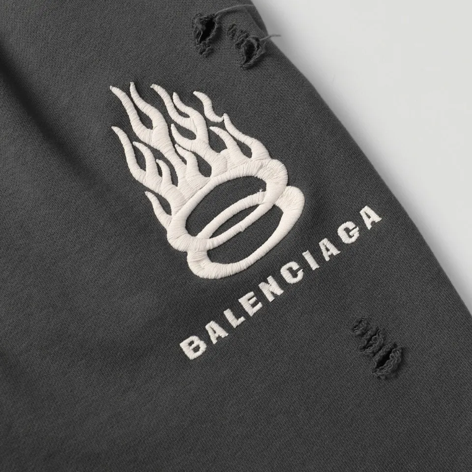 Distressed Flame Logo Embroidered Cotton Shorts D19512796 — view 4