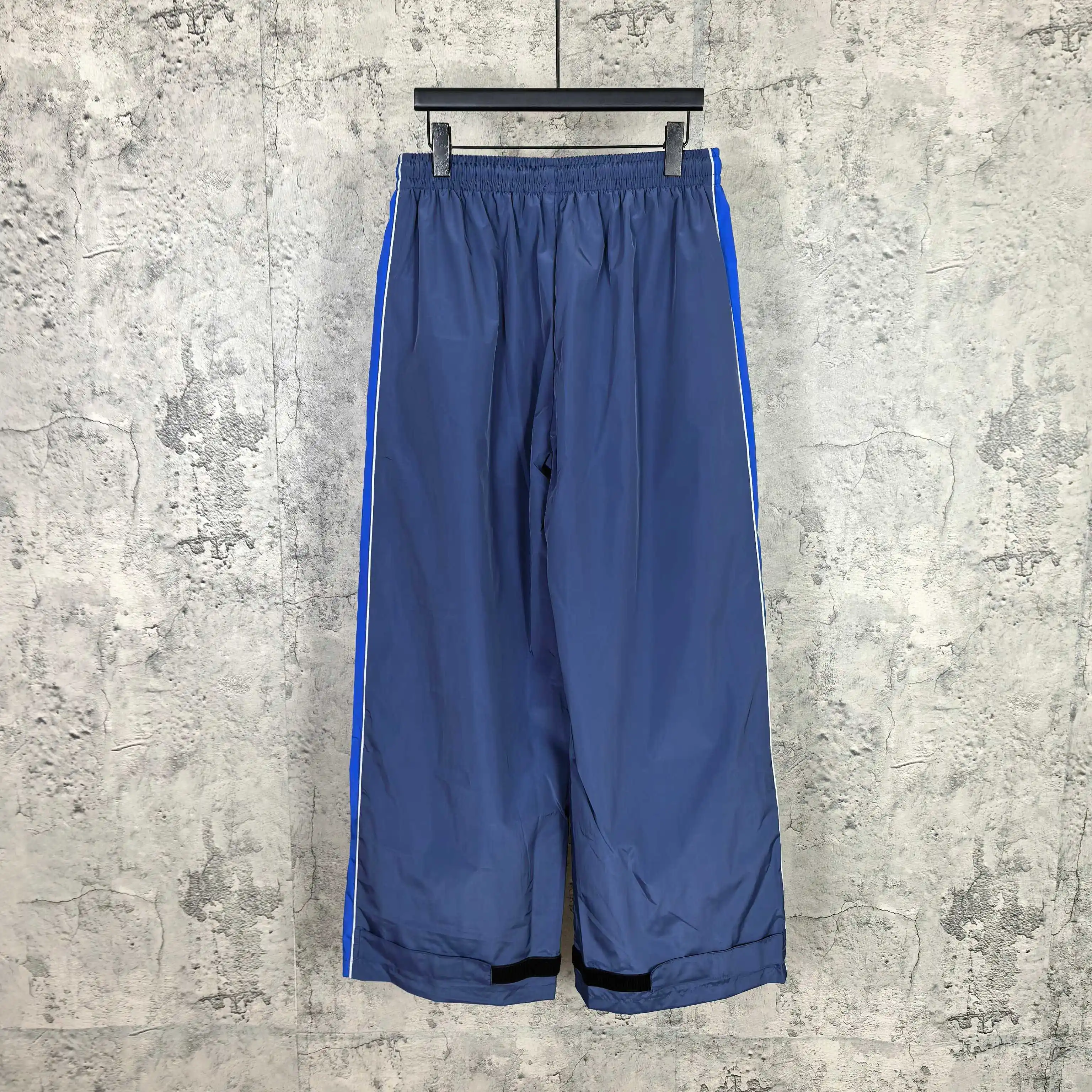 Bodies Relaxed Logo-Print Tracksuit Pants D20023168 — view 2