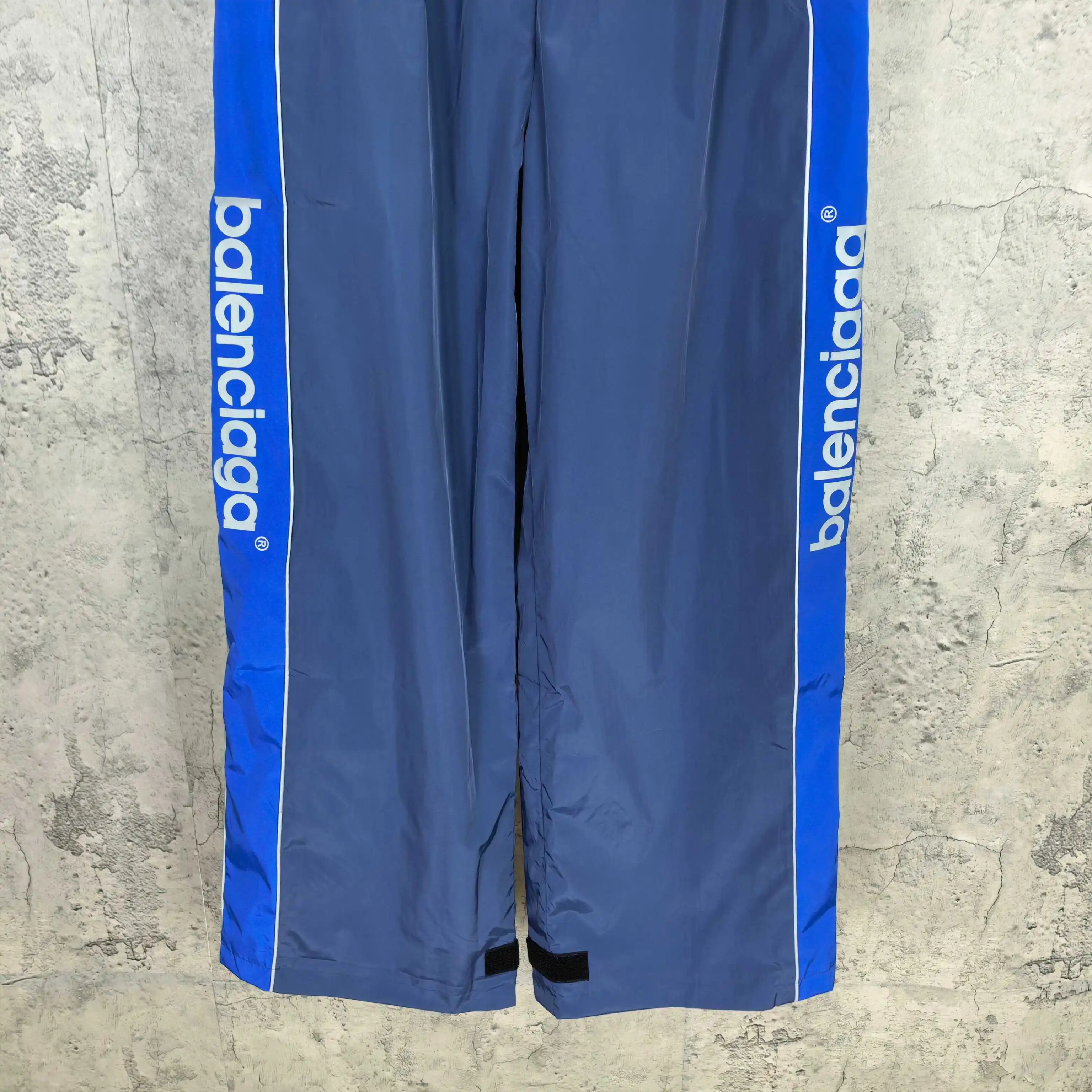 Bodies Relaxed Logo-Print Tracksuit Pants D20023168 — view 10