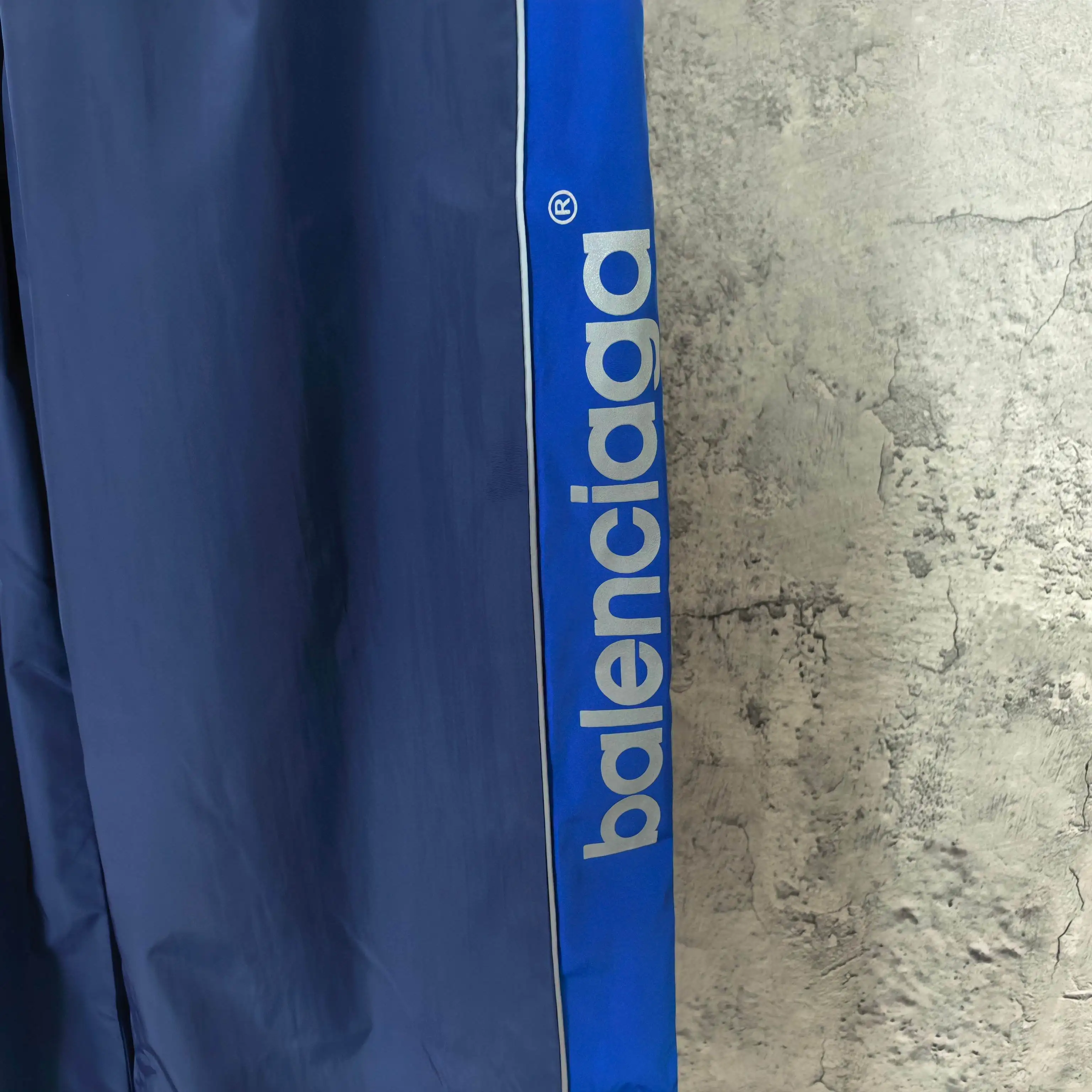 Bodies Relaxed Logo-Print Tracksuit Pants D20023168 — view 11