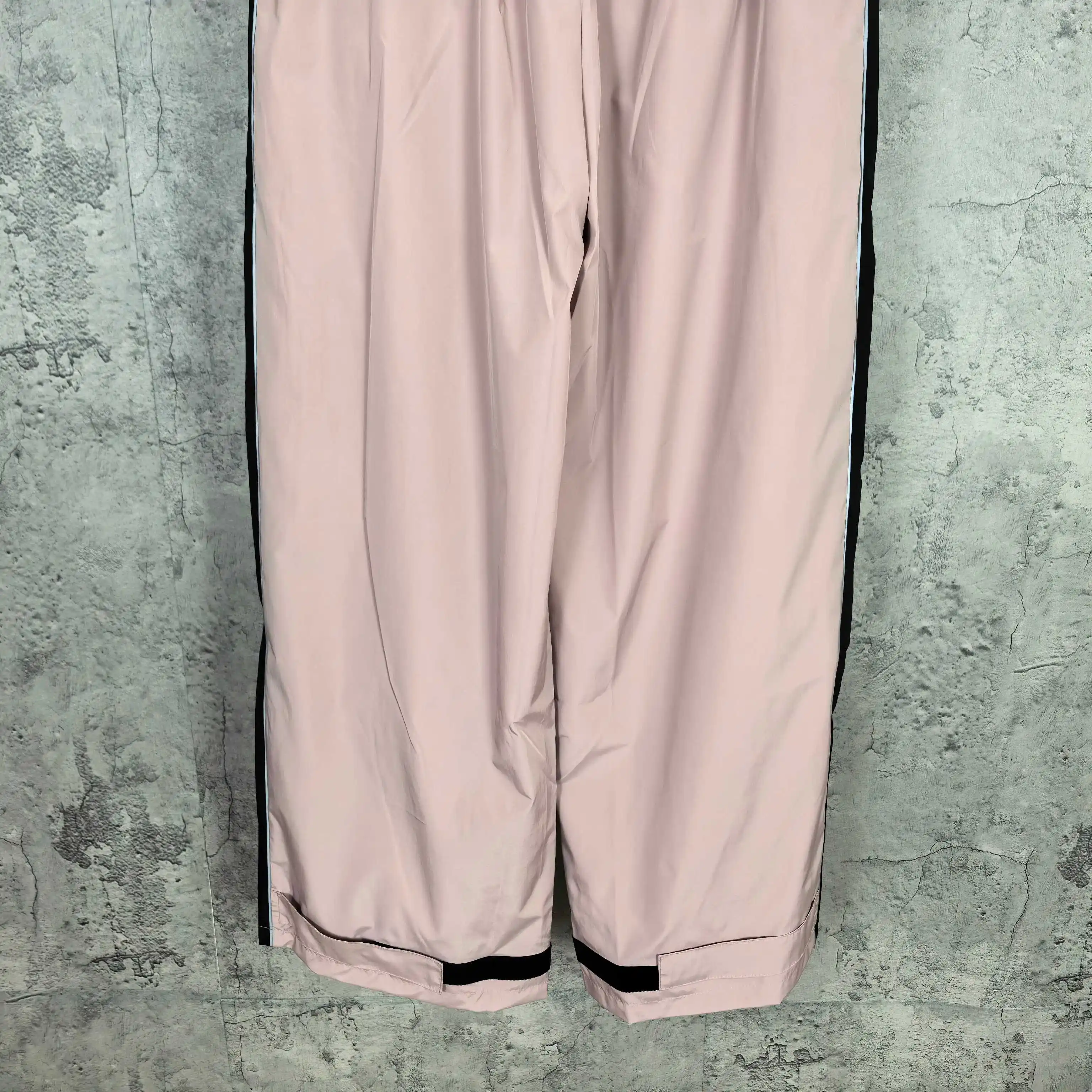 Logo-Print Relaxed Tracksuit Pants D20023170 — view 12