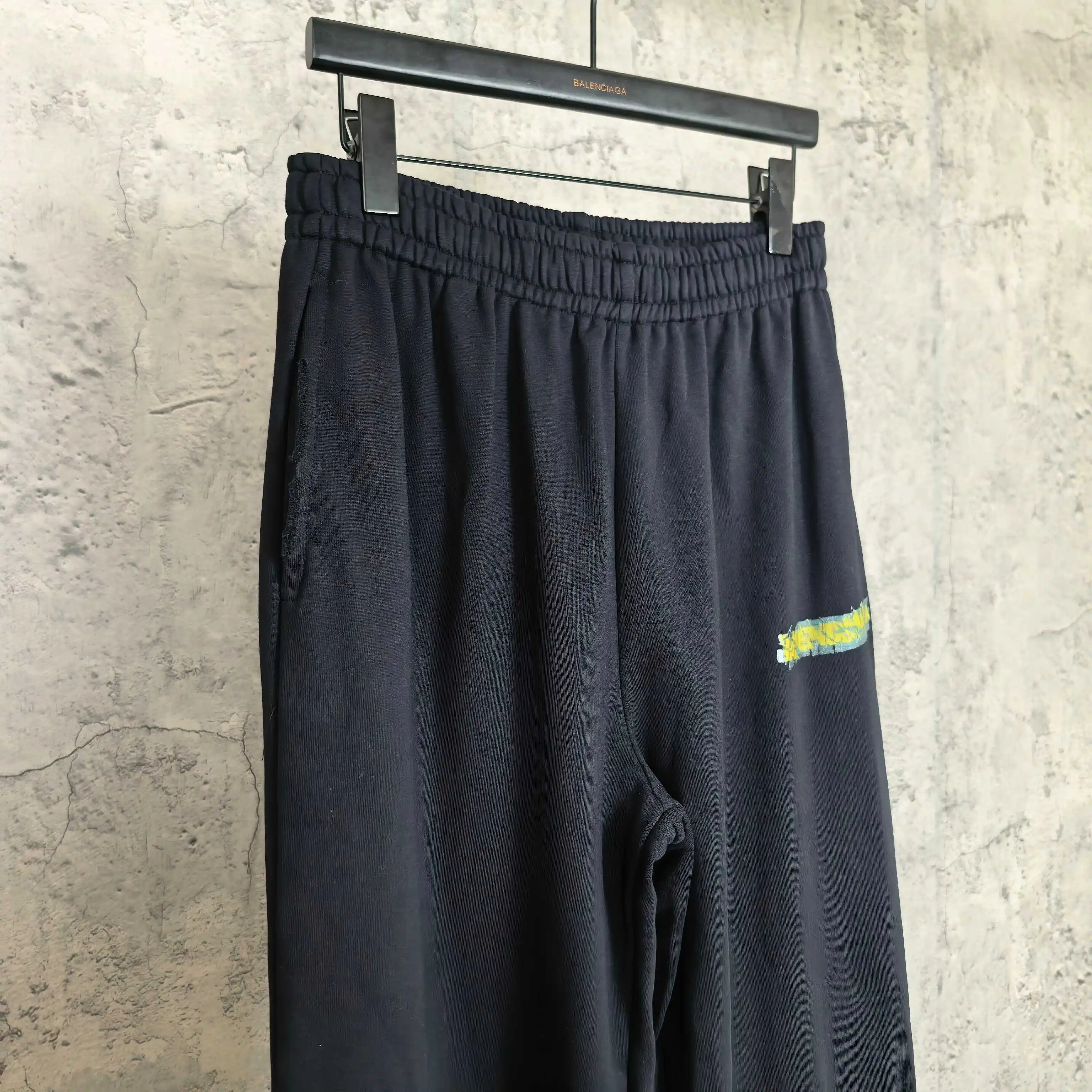 Messy Spray Logo Baggy Sweatpants D20023194 — view 7