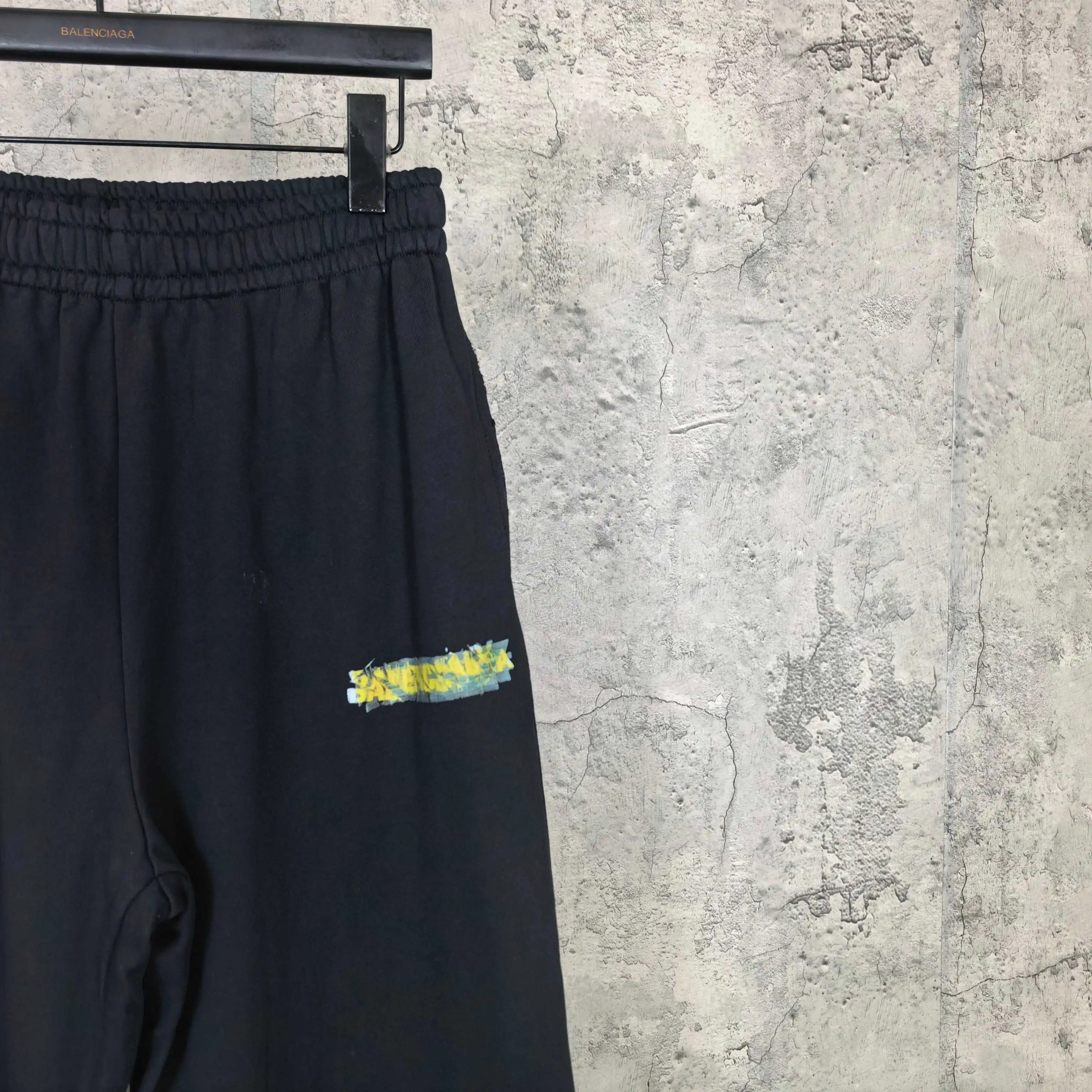 Messy Spray Logo Baggy Sweatpants D20023194 — view 9