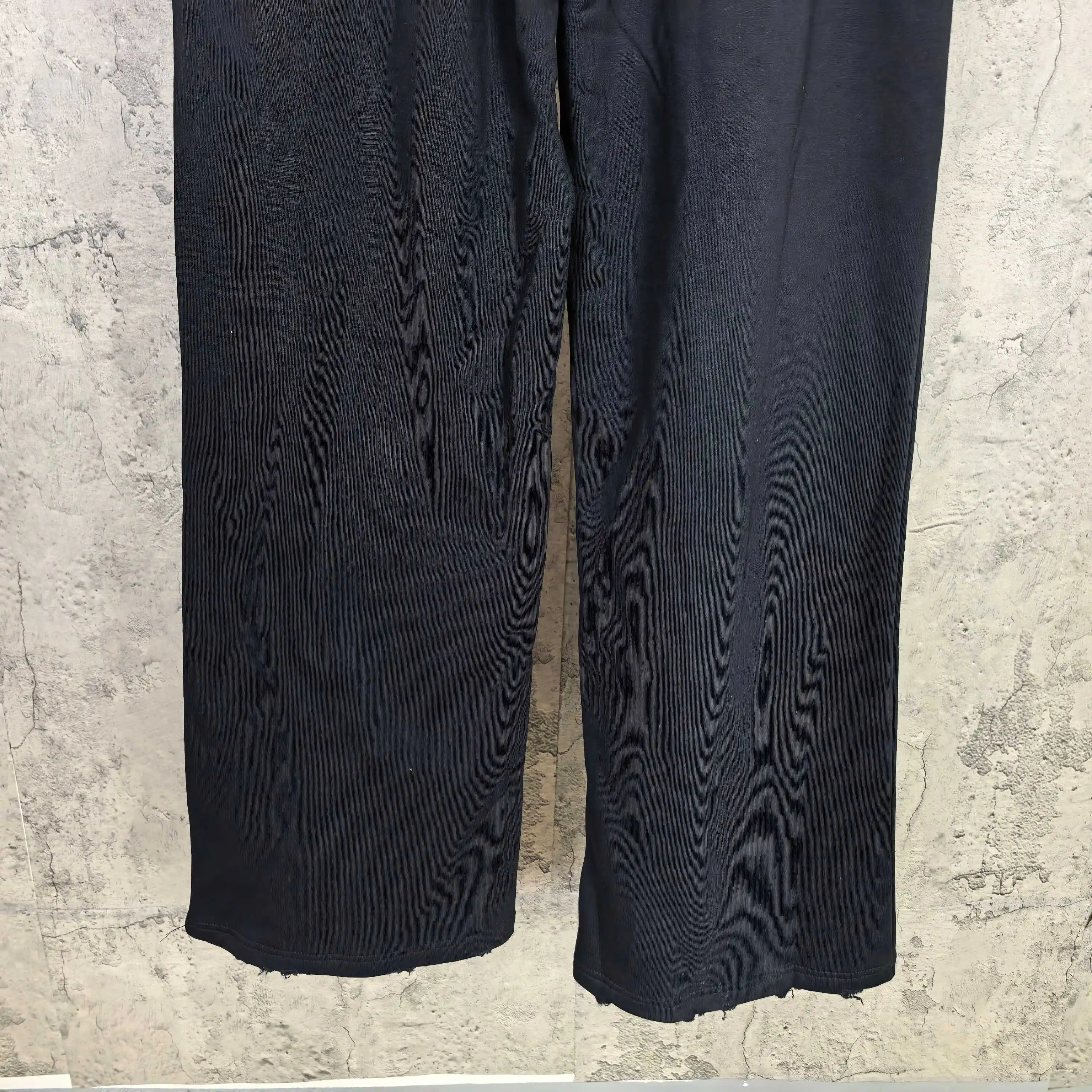 Messy Spray Logo Baggy Sweatpants D20023194 — view 10