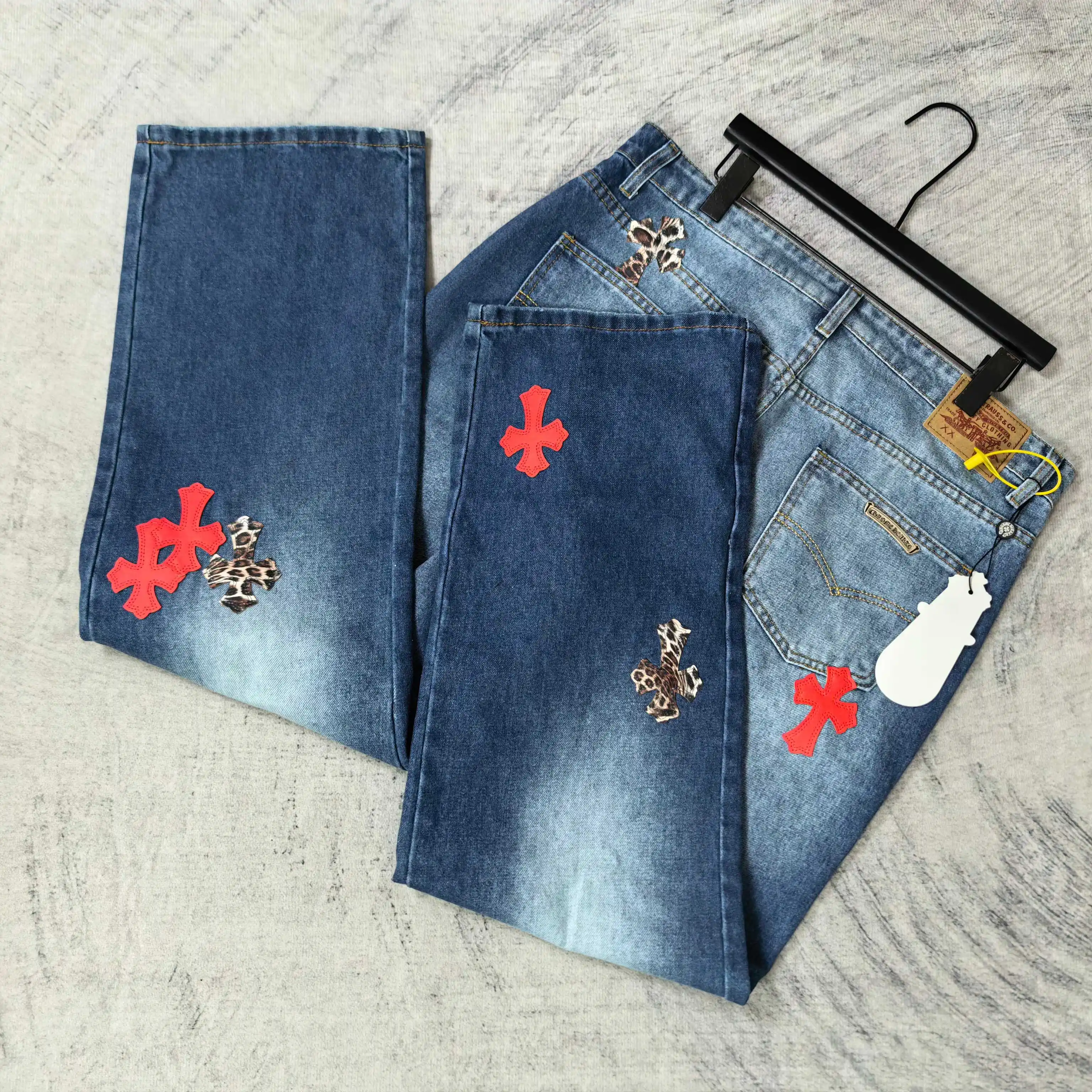 Leopard Patch Washed Straight-Leg Jeans D20023211 — view 5
