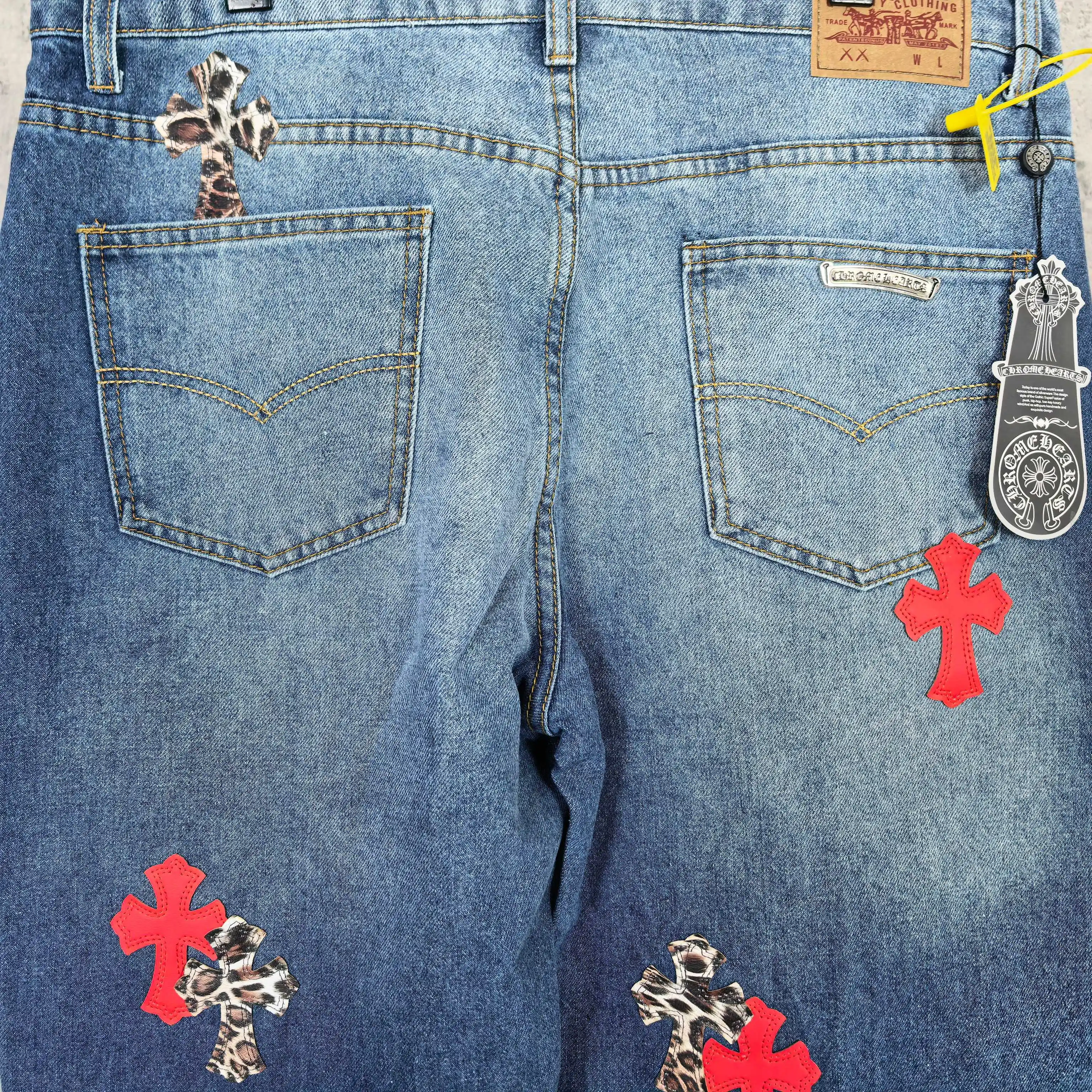 Leopard Patch Washed Straight-Leg Jeans D20023211 — view 11