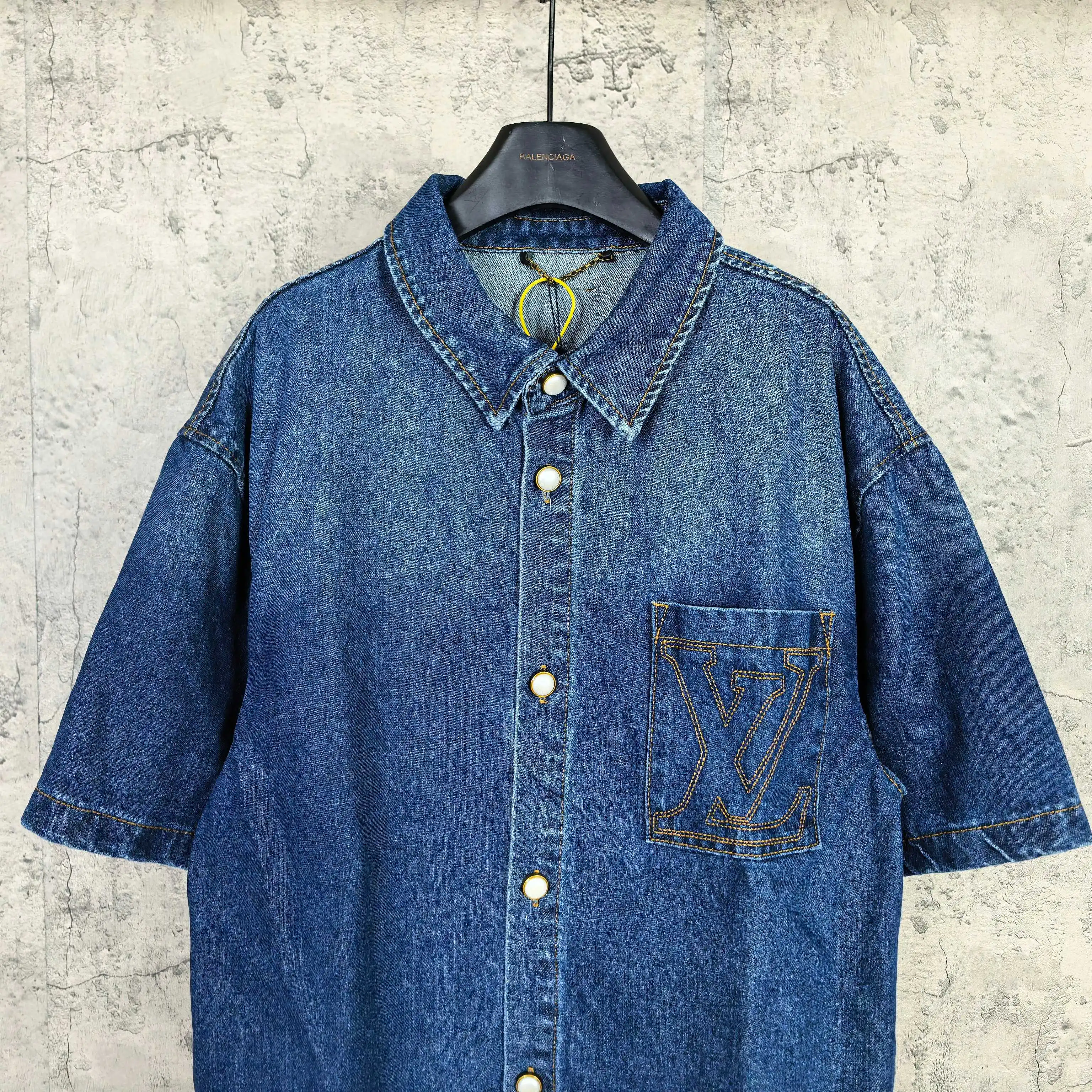 Logo-Embroidered Denim Short-Sleeve Shirt D20523208 — view 3