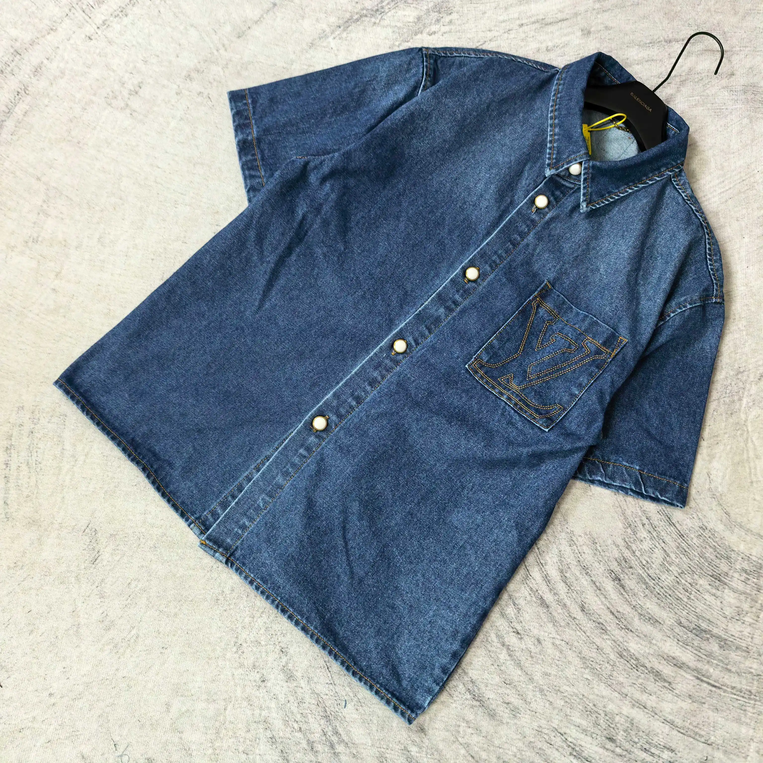 Logo-Embroidered Denim Short-Sleeve Shirt D20523208 — view 4