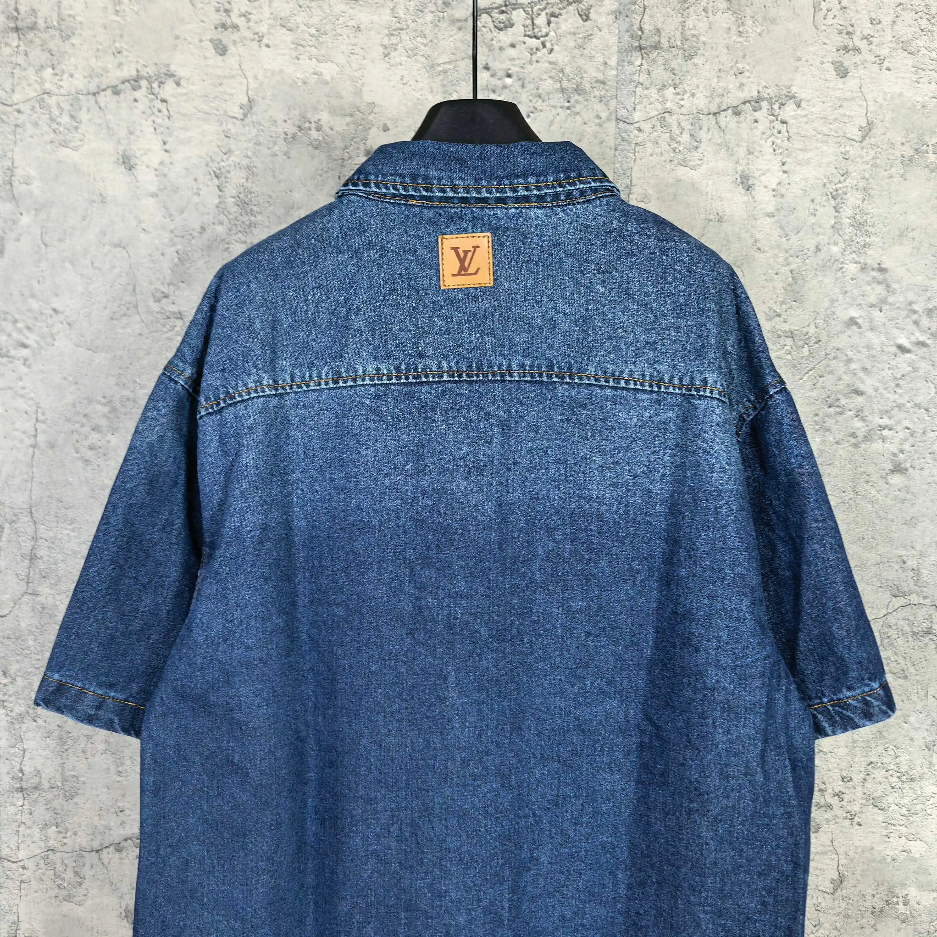 Logo-Embroidered Denim Short-Sleeve Shirt D20523208 — view 6