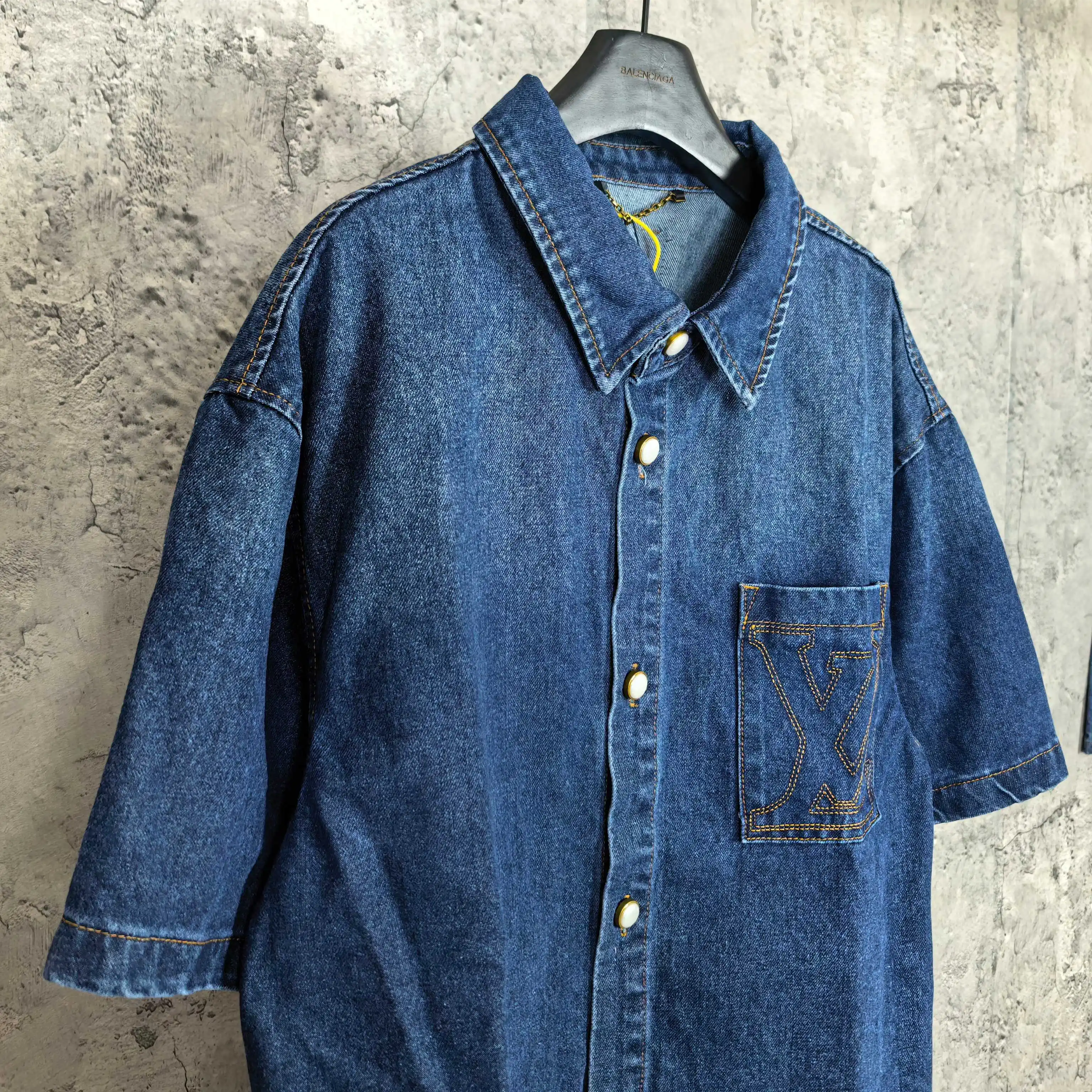 Logo-Embroidered Denim Short-Sleeve Shirt D20523208 — view 7