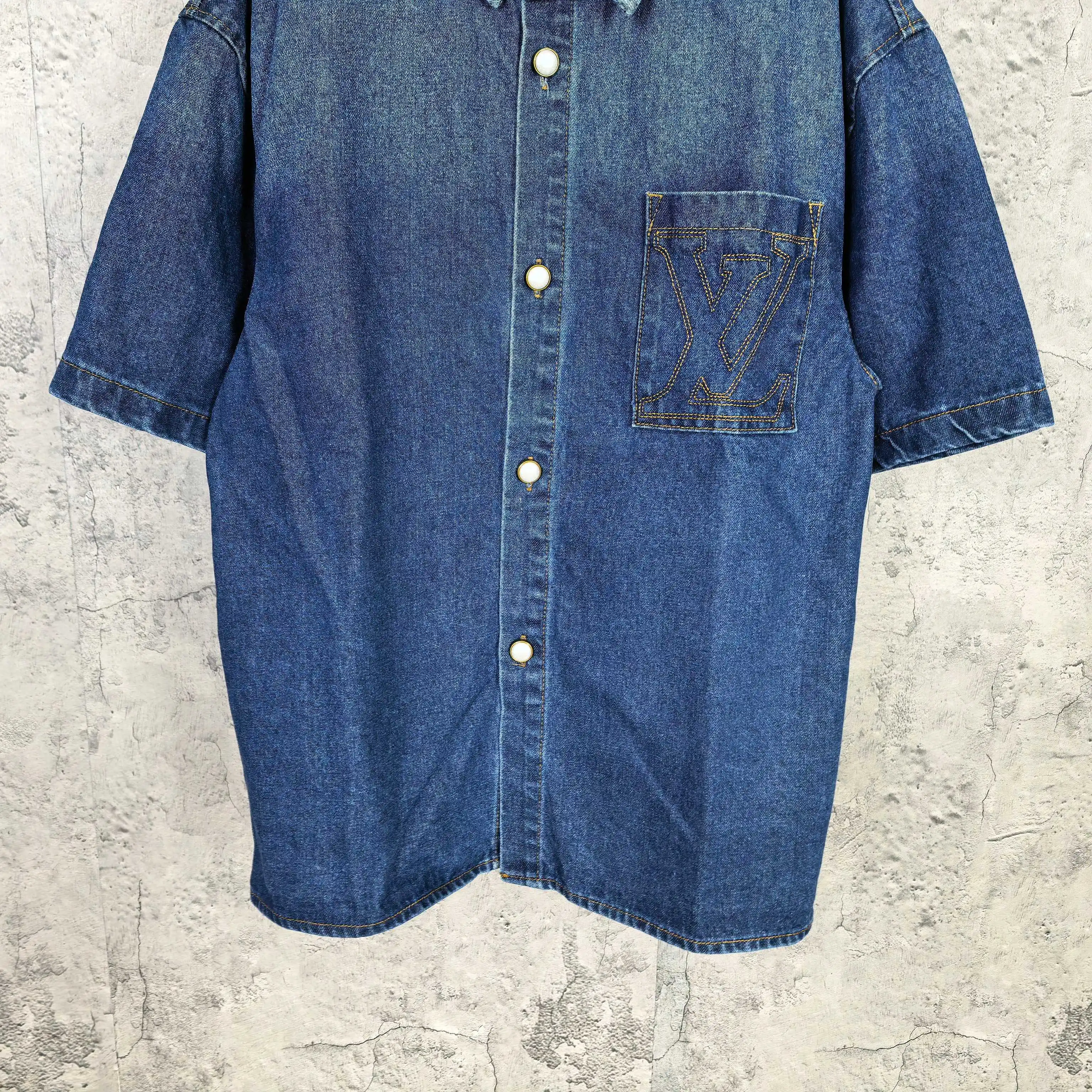 Logo-Embroidered Denim Short-Sleeve Shirt D20523208 — view 10