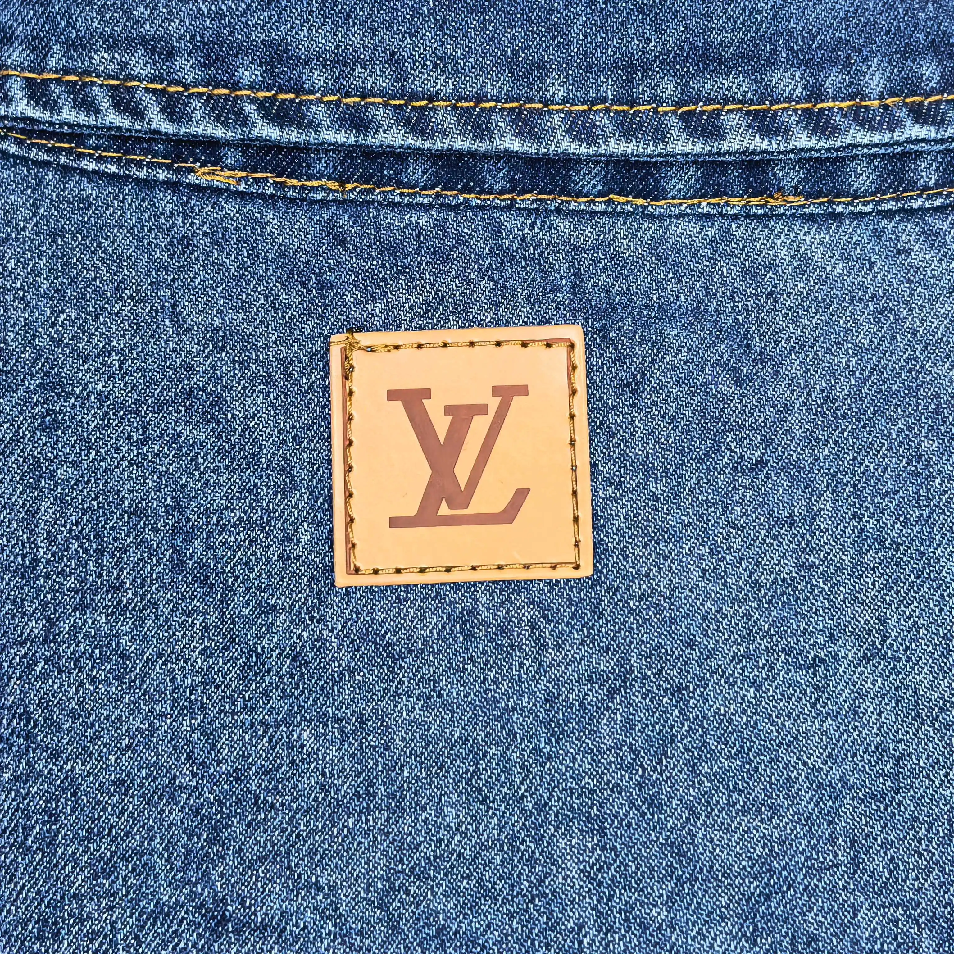 Logo-Embroidered Denim Short-Sleeve Shirt D20523208 — view 11