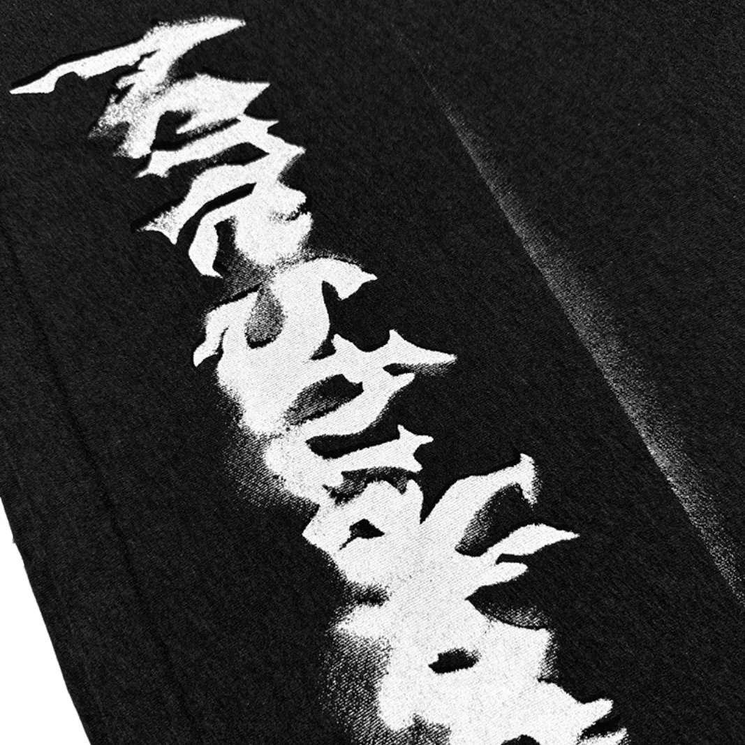 Gothic Logo Distressed Long-Sleeve T-Shirt D21020995 — view 6