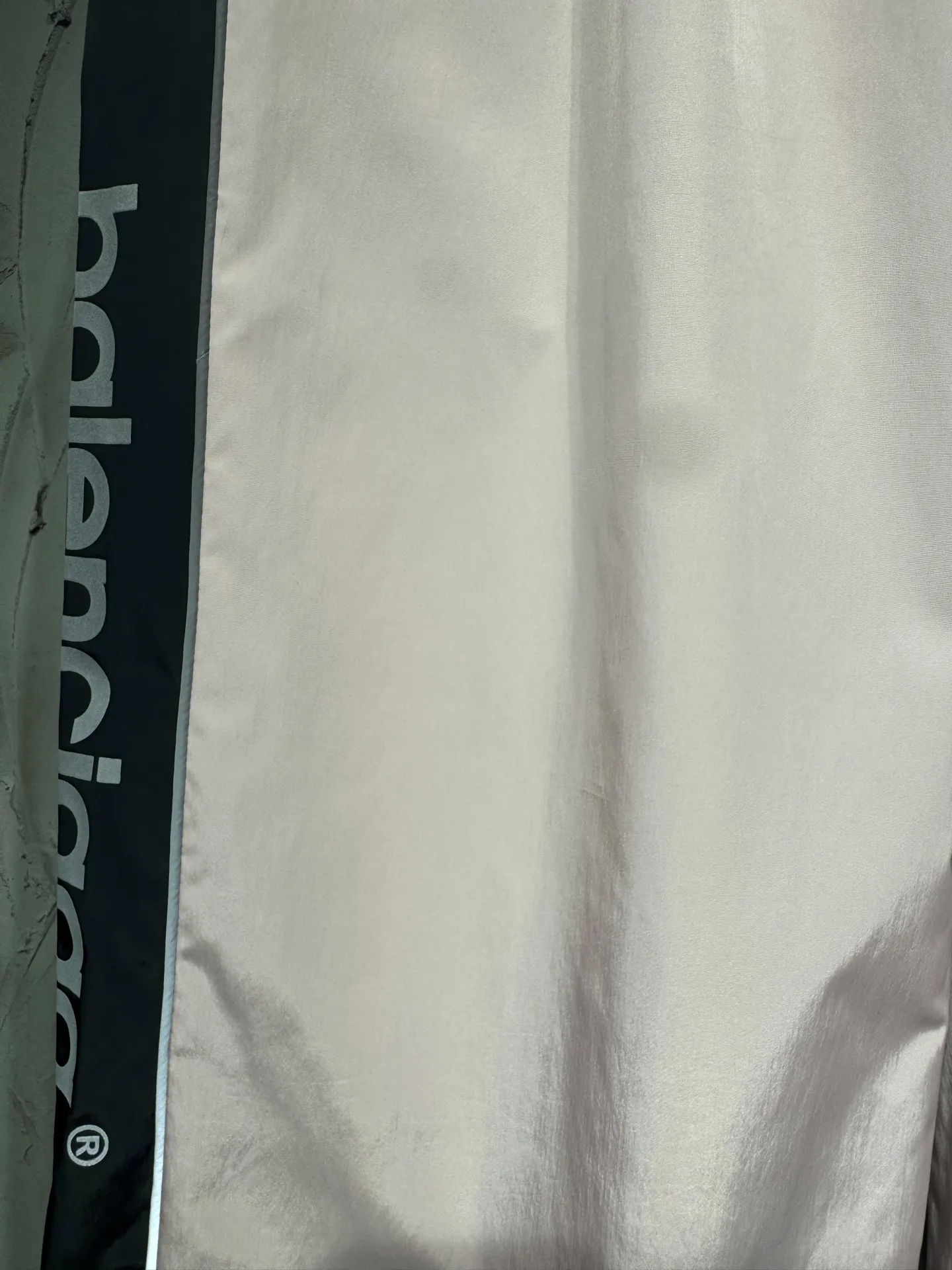 Bodies Reflective Logo Track Pants D21023033 — view 5