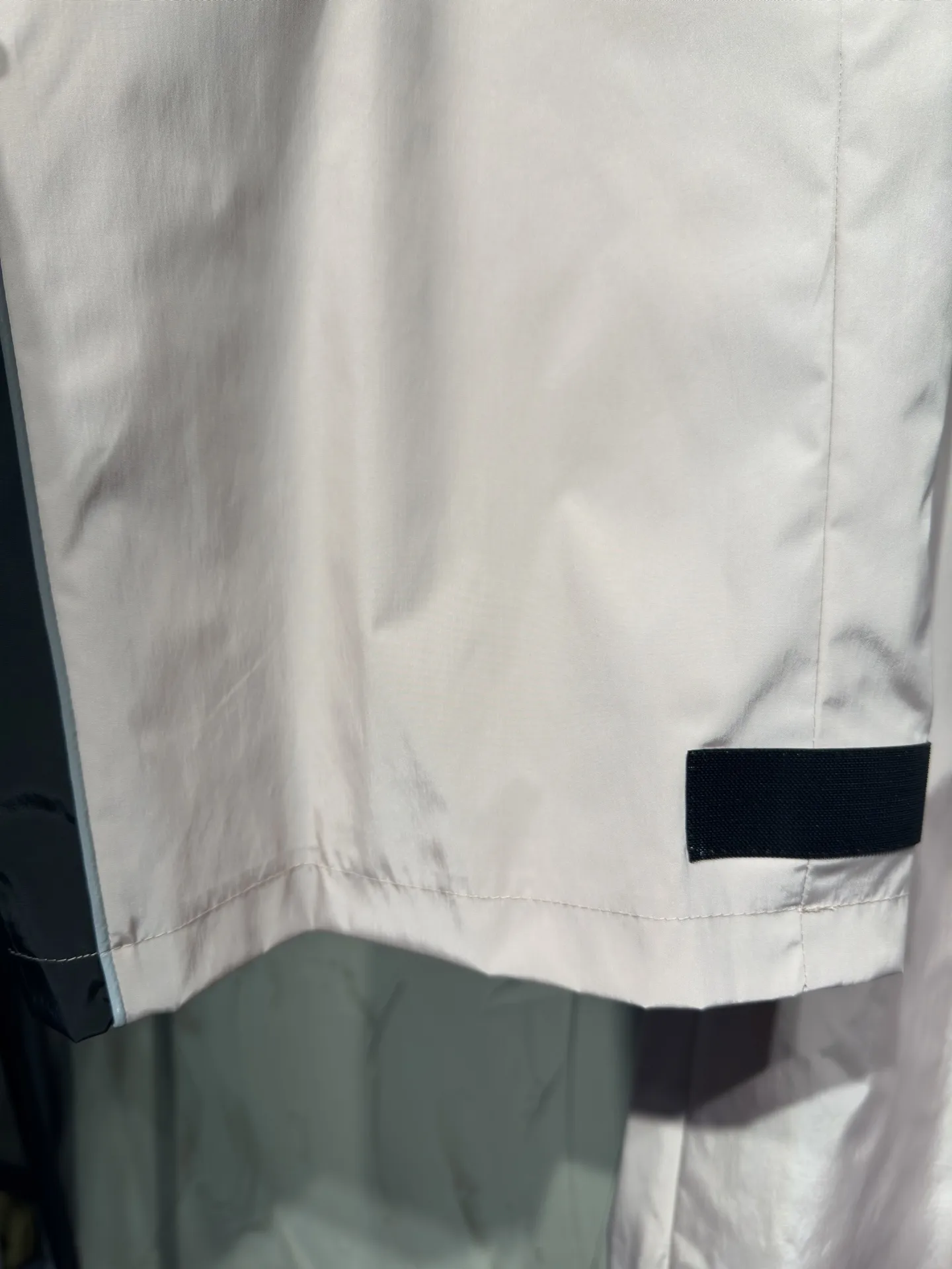 Bodies Reflective Logo Track Pants D21023033 — view 8