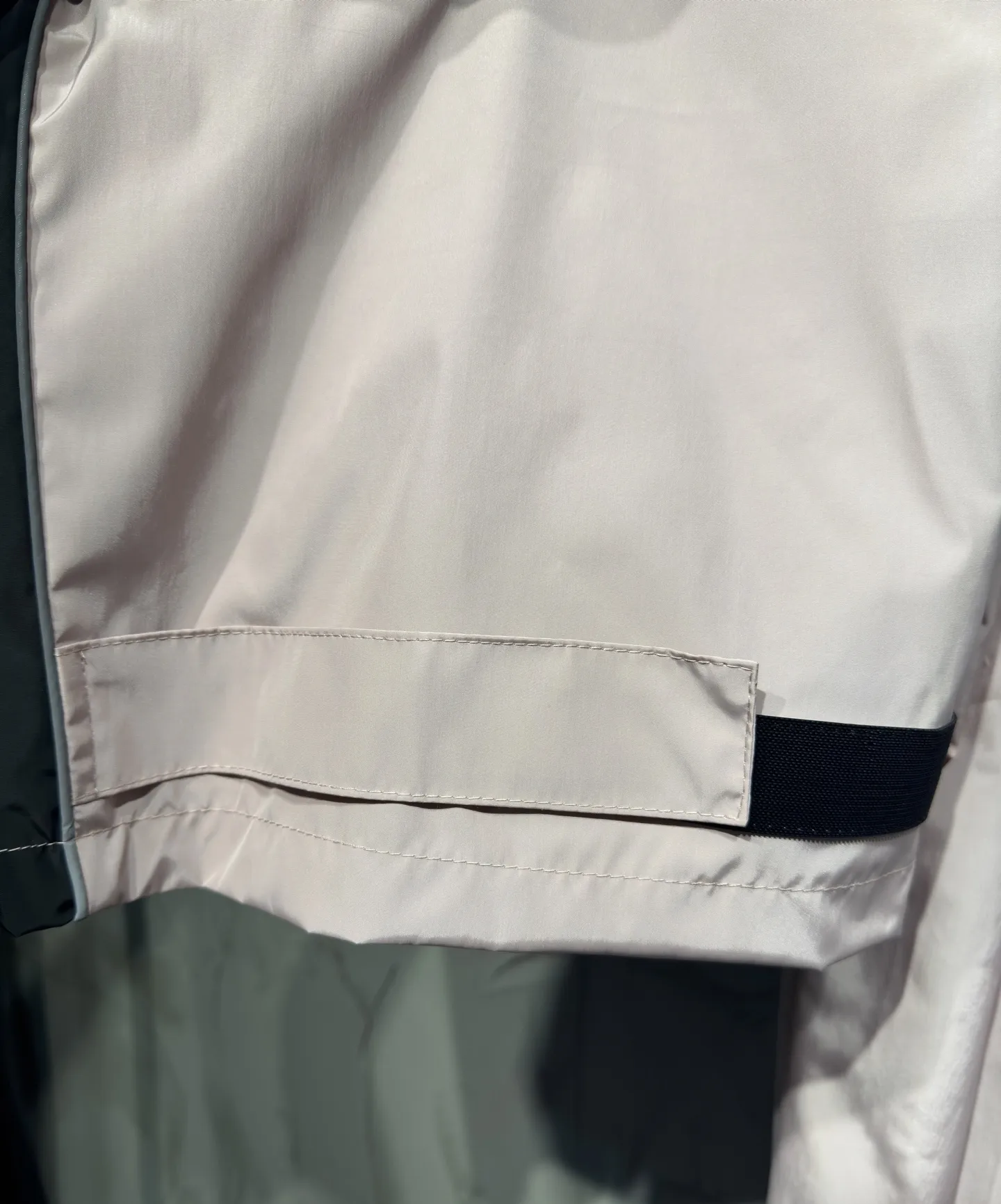 Bodies Reflective Logo Track Pants D21023033 — view 14