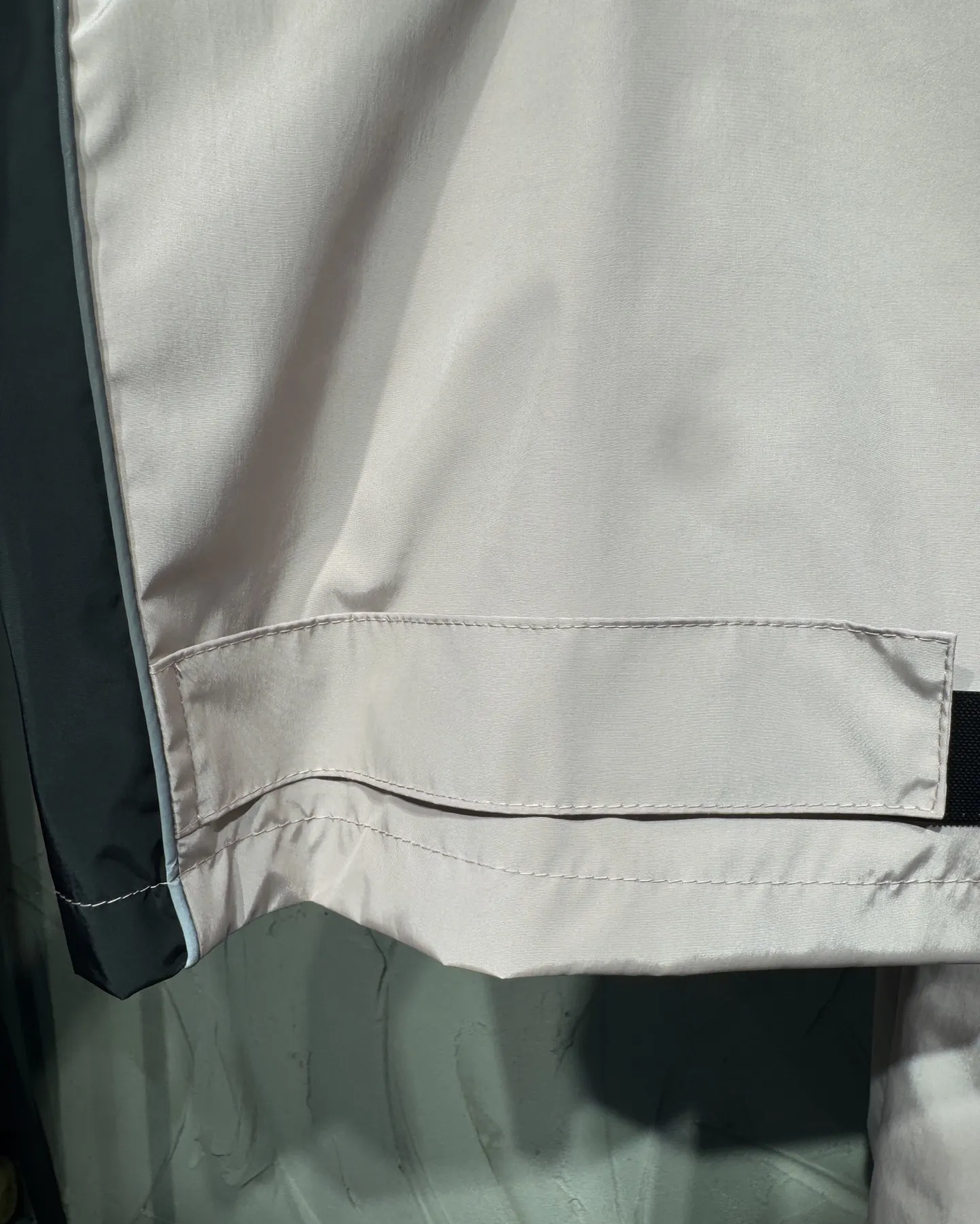 Bodies Reflective Logo Track Pants D21023033 — view 15
