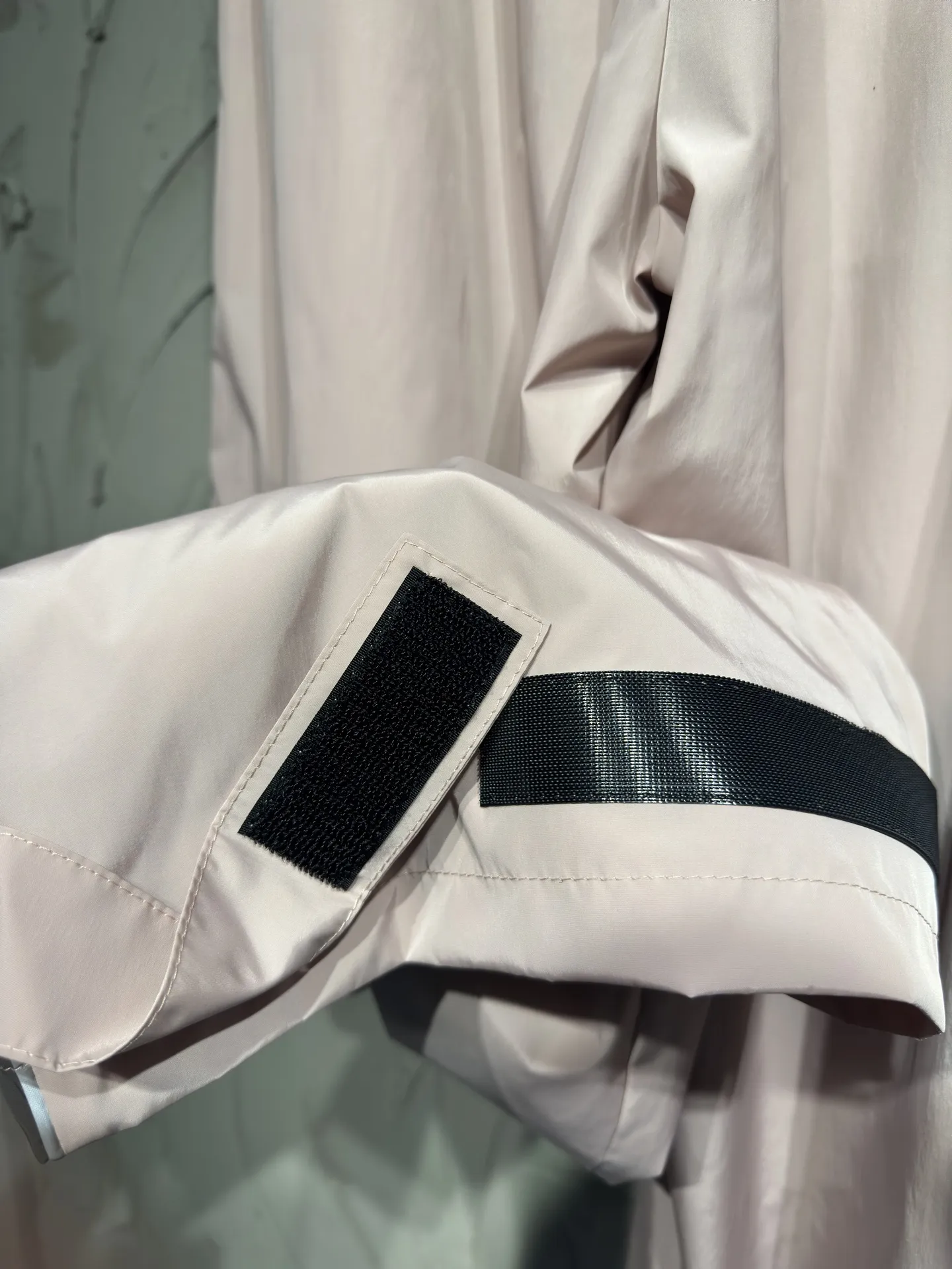 Bodies Reflective Logo Track Pants D21023033 — view 16