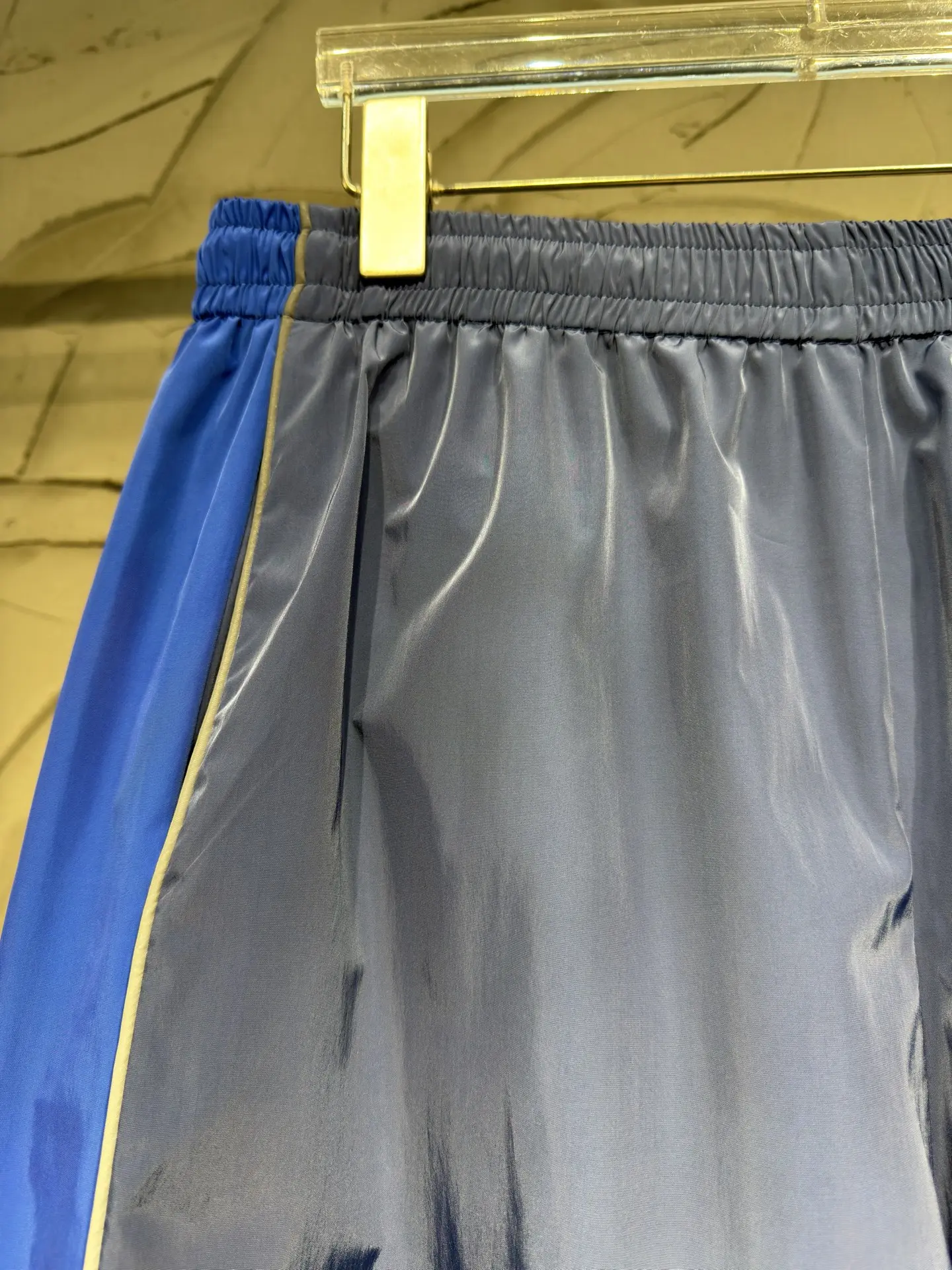 Bodies Reflective Logo Track Trousers D21023032 — view 2
