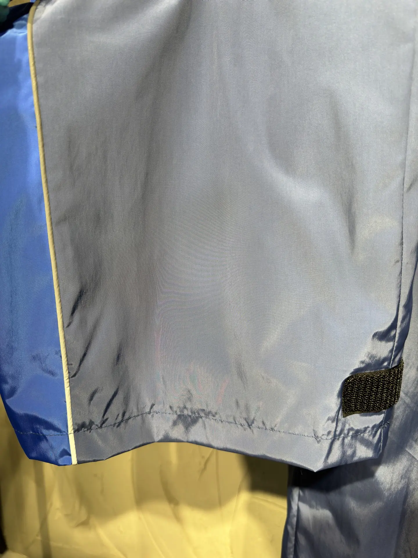 Bodies Reflective Logo Track Trousers D21023032 — view 10