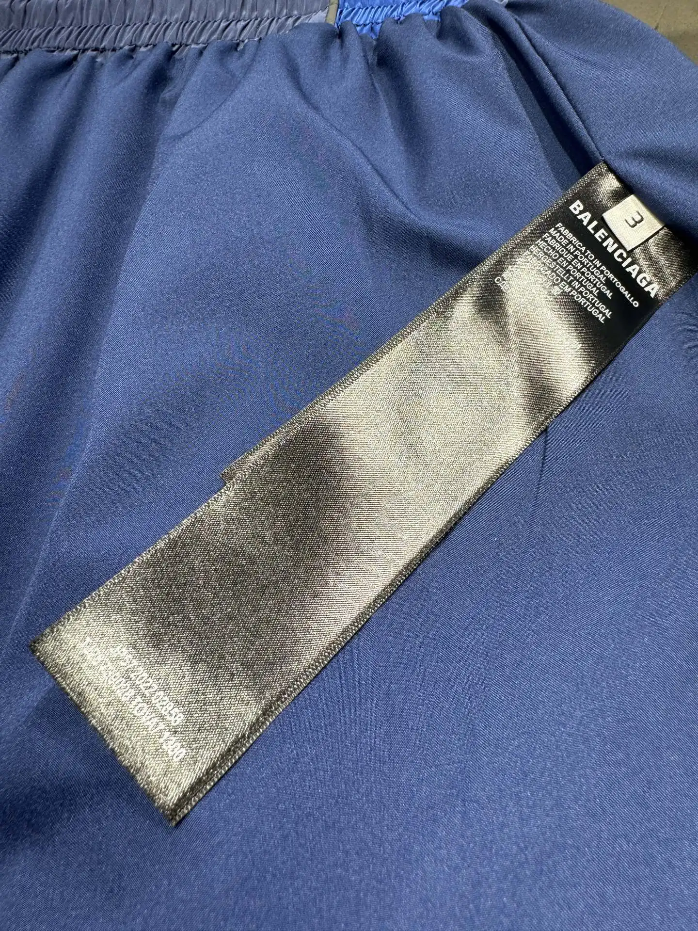 Bodies Reflective Logo Track Trousers D21023032 — view 12