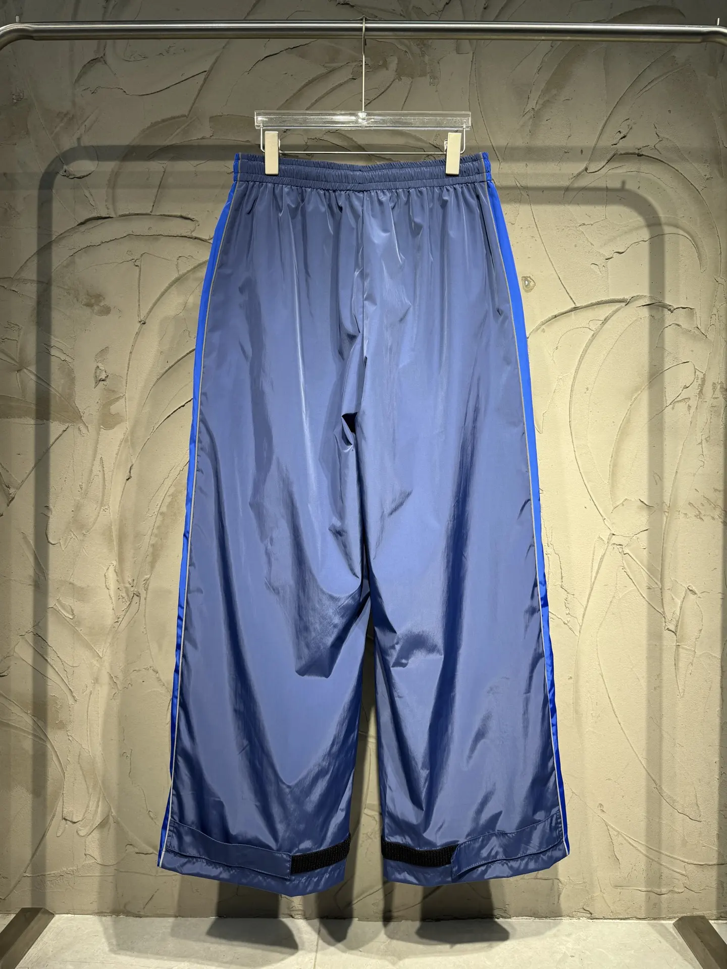 Bodies Reflective Logo Track Trousers D21023032 — view 13