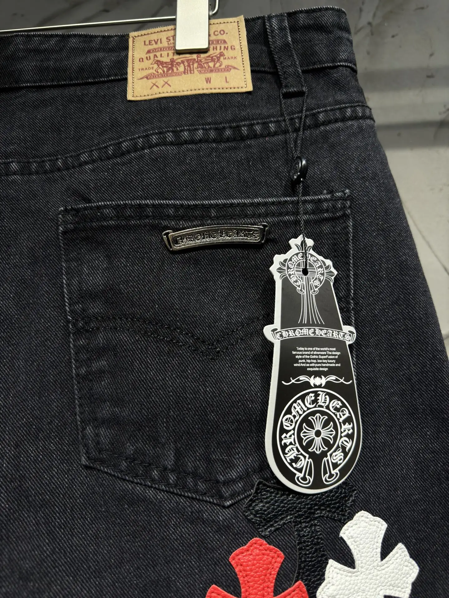 Cross-Patch Distressed Straight-Leg Jeans D21023048 — view 13