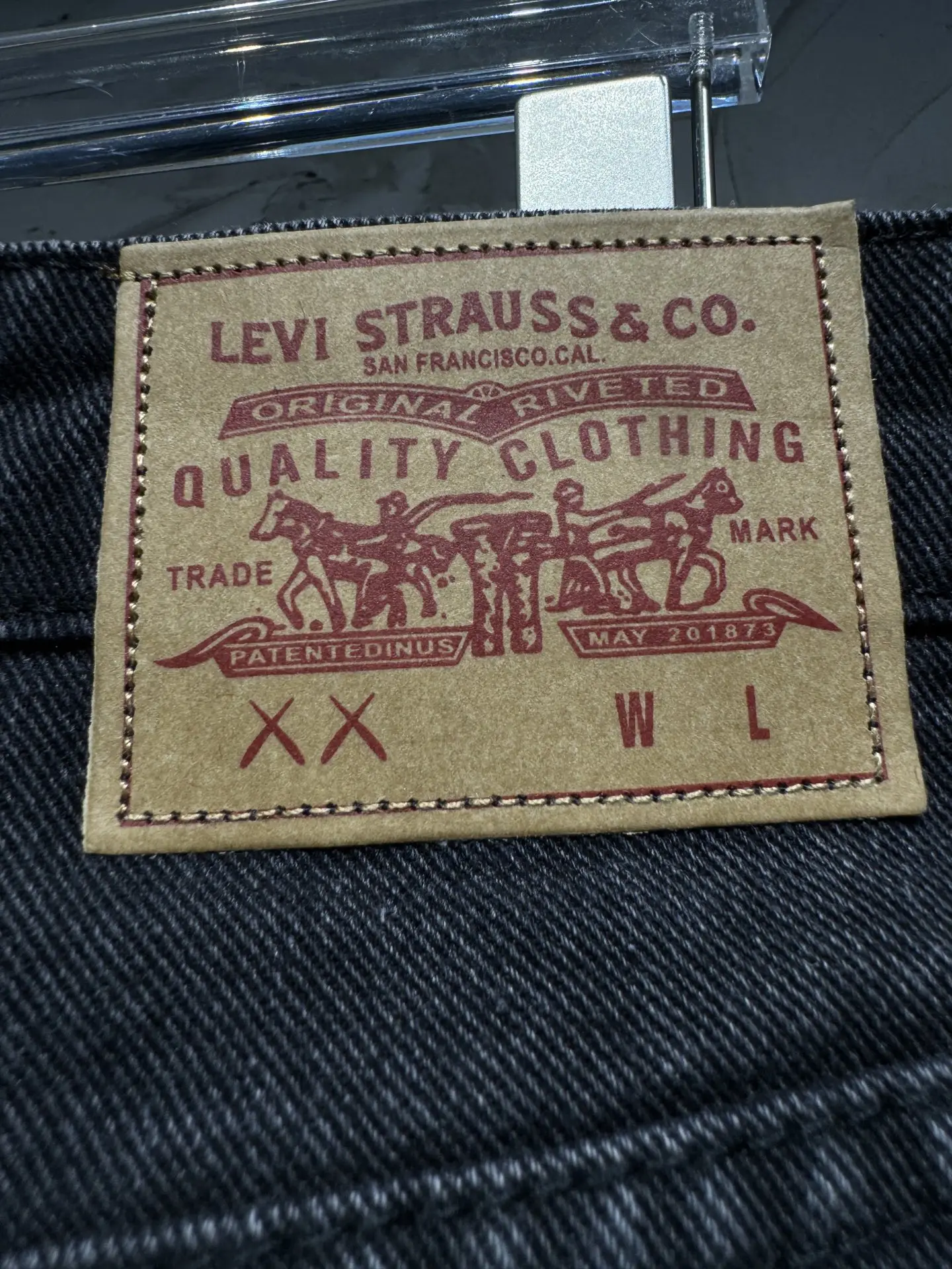 Cross-Patch Distressed Straight-Leg Jeans D21023048 — view 15